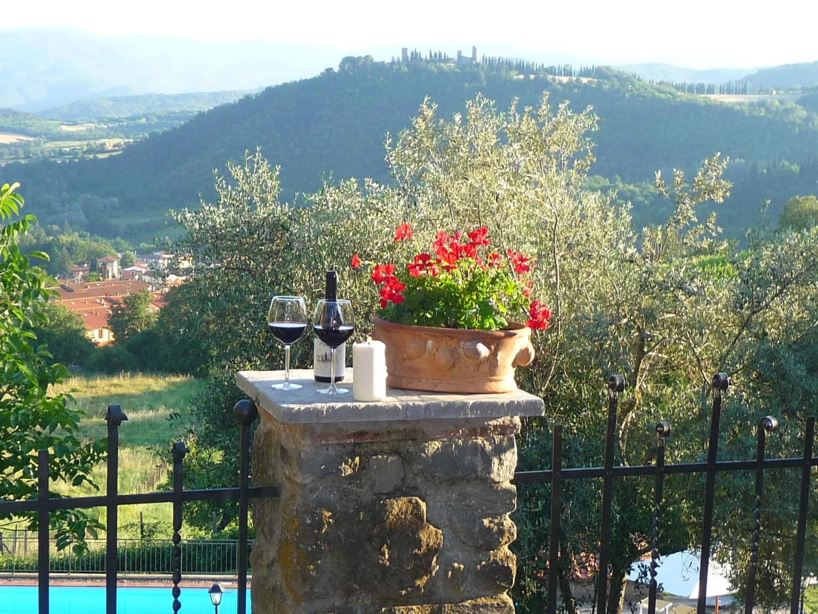 Fichtenhaus mit Schwimmbad zwischen Florenz und Arezzo