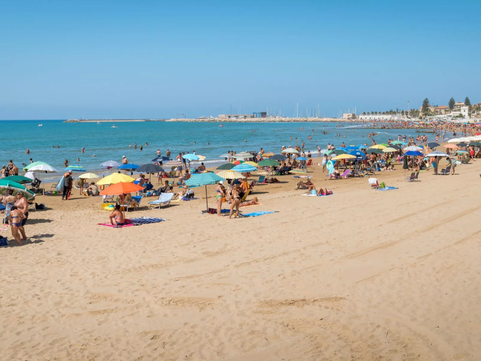 Talete, im Zentrum 40 m vom Strand entfernt