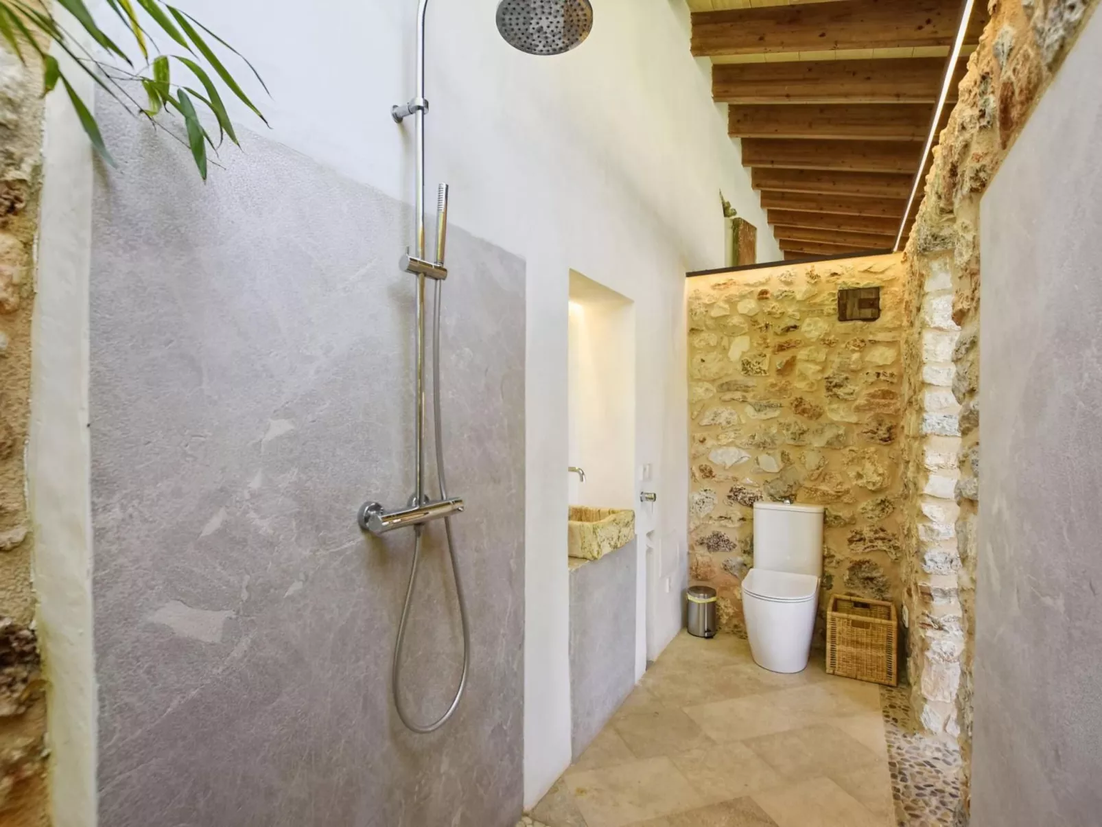 Luxuriöse Villa mit Pool und Klimaanlage für 8 Personen-Buiten