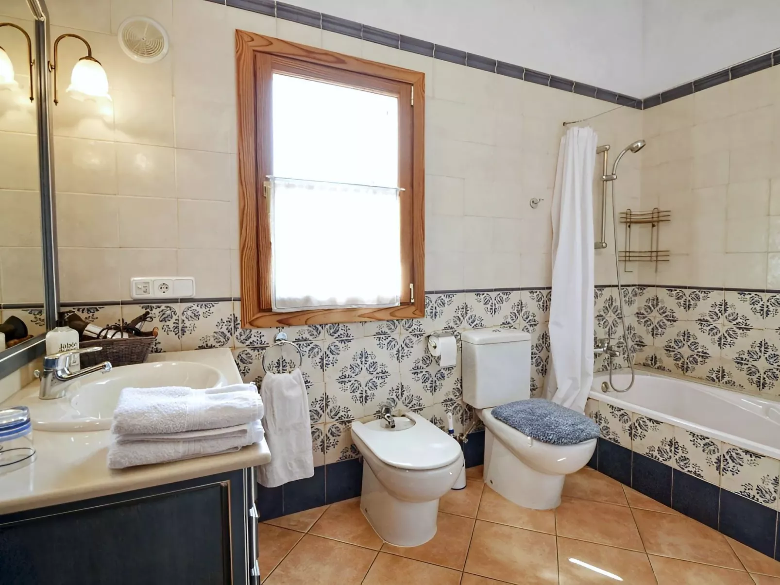 Schöne Finca mit Aussicht, Pool und Jacuzzi-Image-tags.info