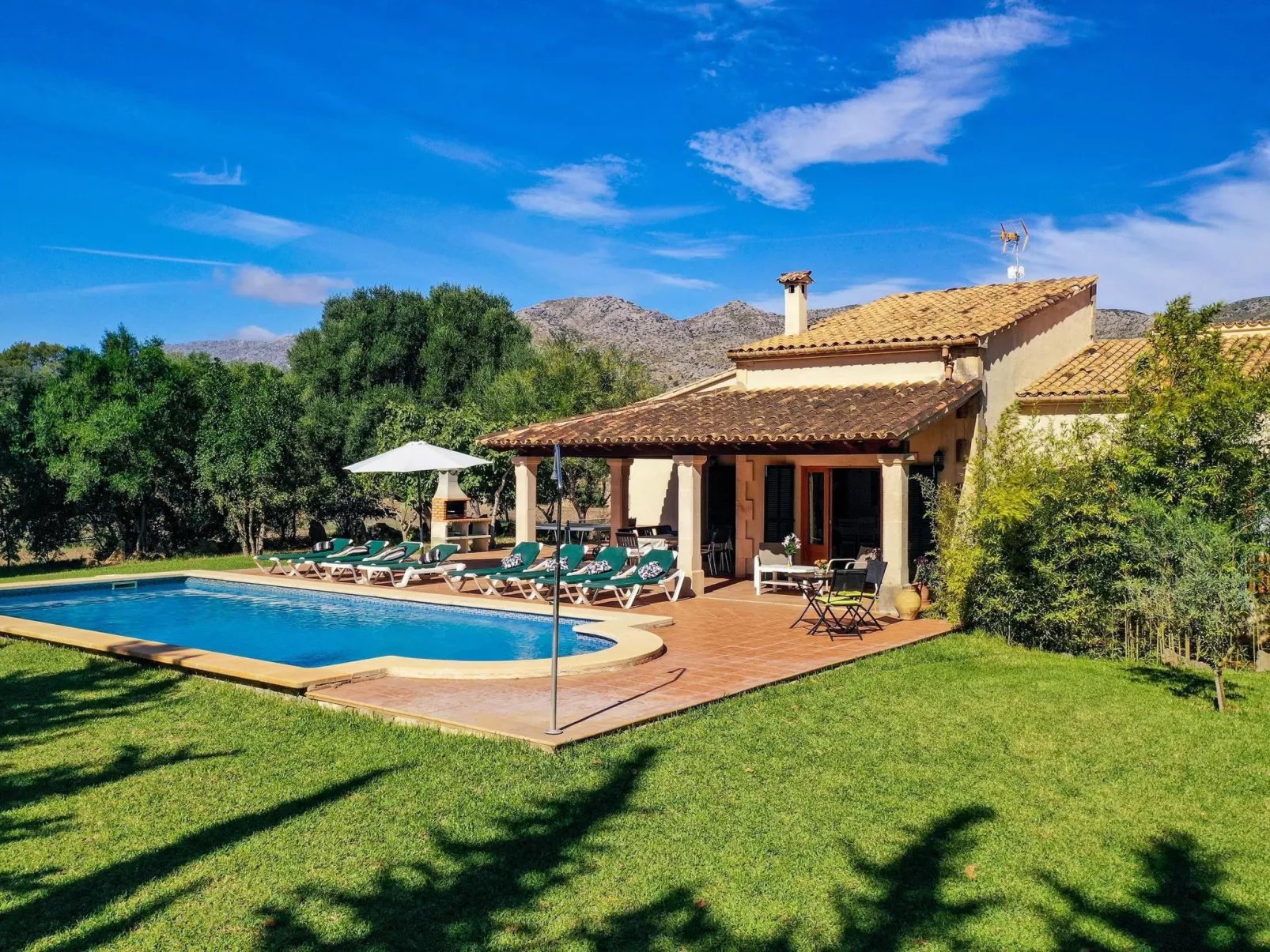 Schöne Villa für 8 Personen in der Nähe von Pollença