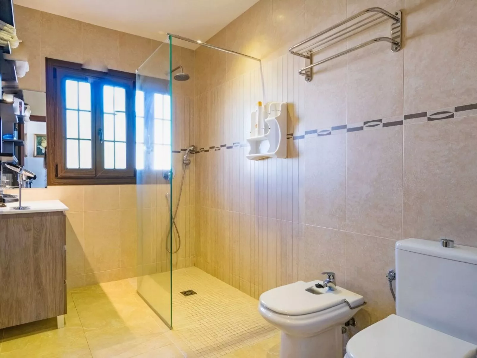 Schöne Villa mit Pool in der Nähe des Strandes-Image-tags.info