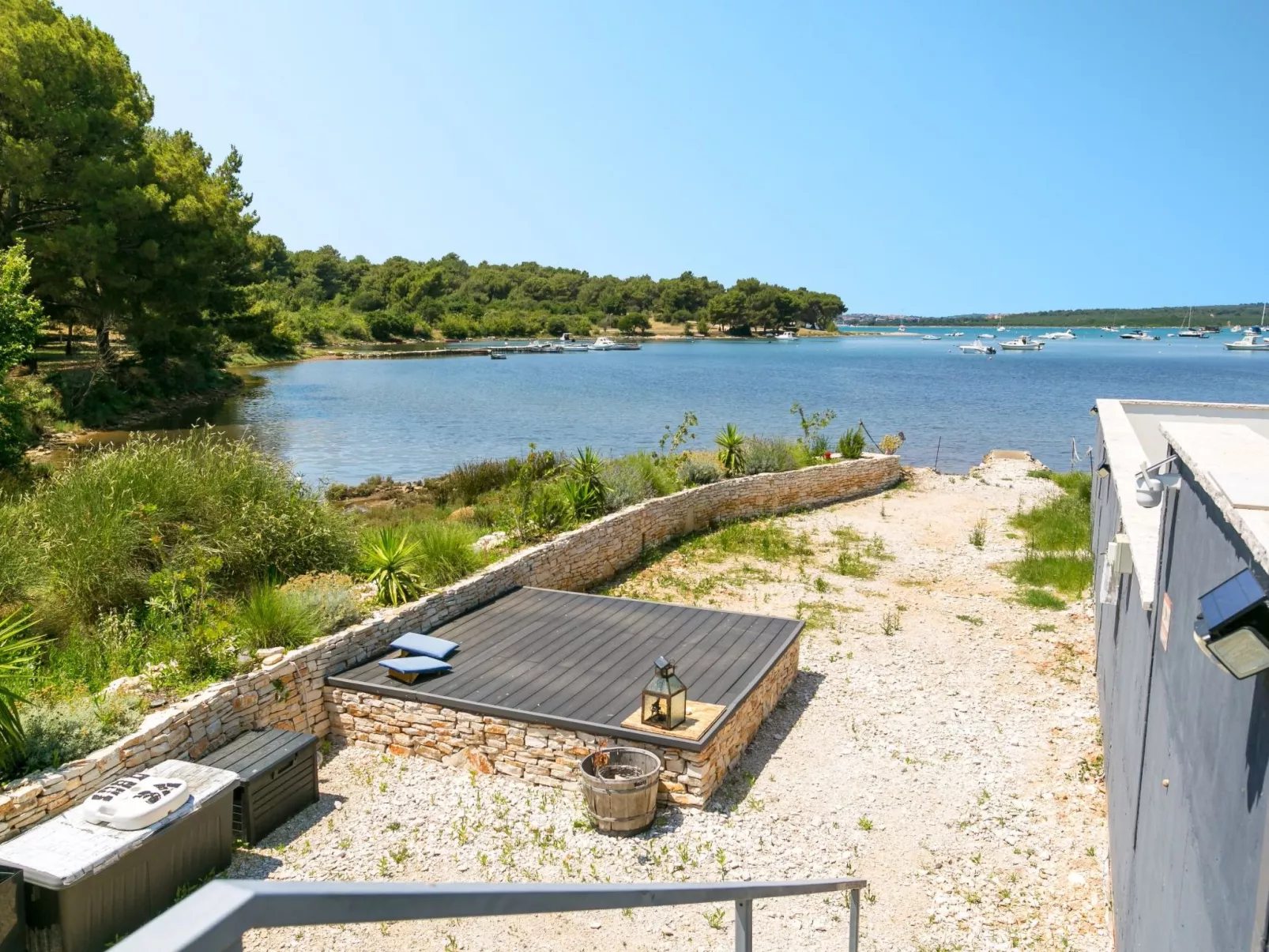 Für 4 Personen ca. 80m, in Medulin-Image-tags.info