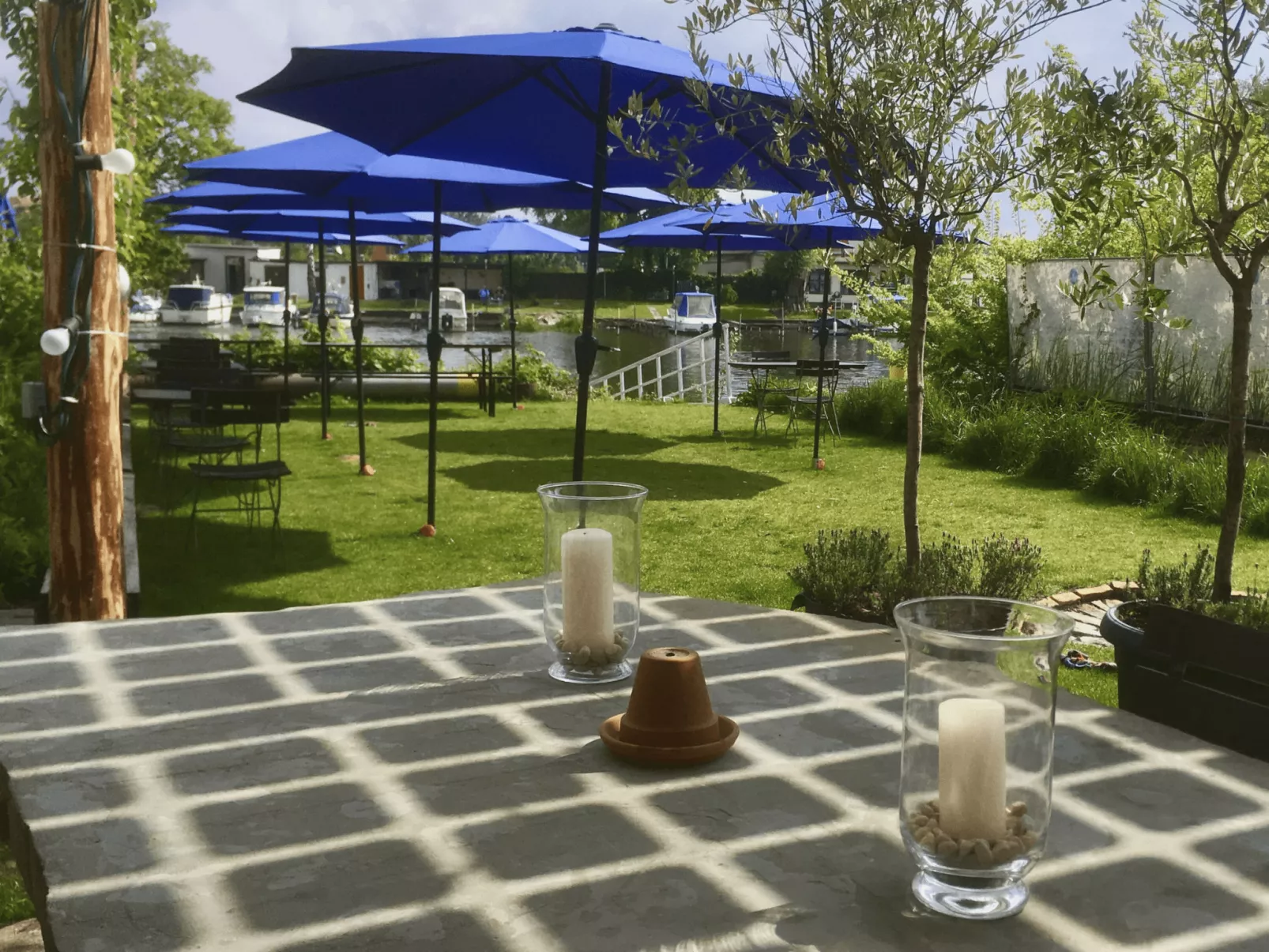 Wohnung in Brandenburg An Der Havel mit Grill, Terrasse und Garten-Buiten