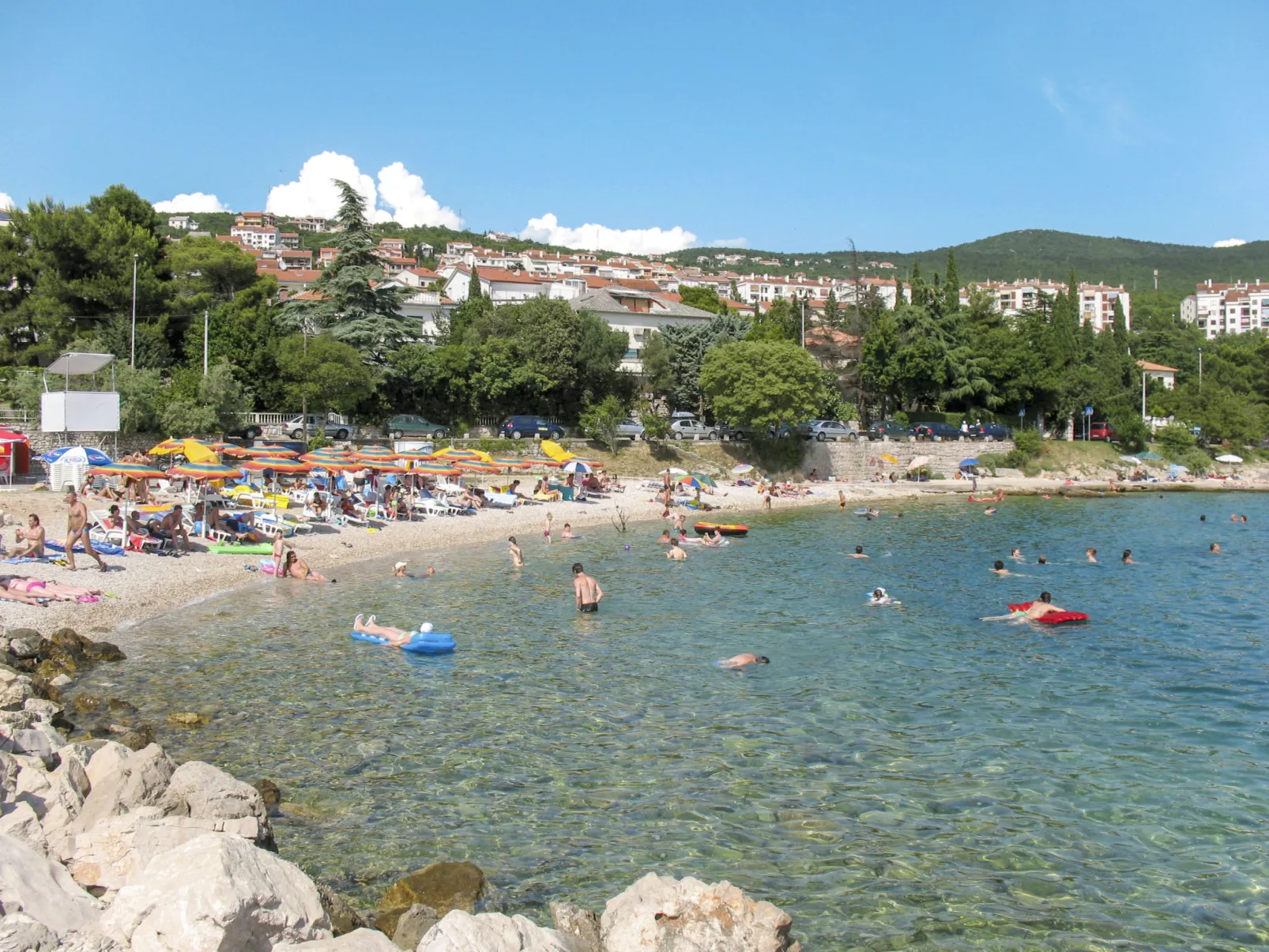 Moderne Wohnung in Crikvenica mit Pool-Omgeving