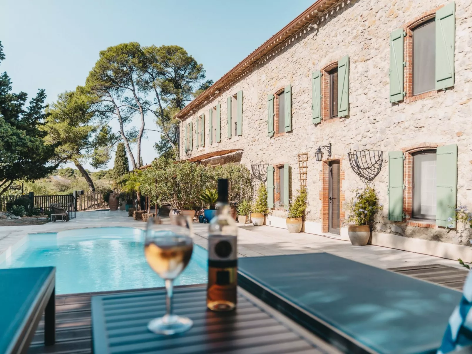 Charmante Ferienwohnung mit Terrasse und Pool-Image-tags.info