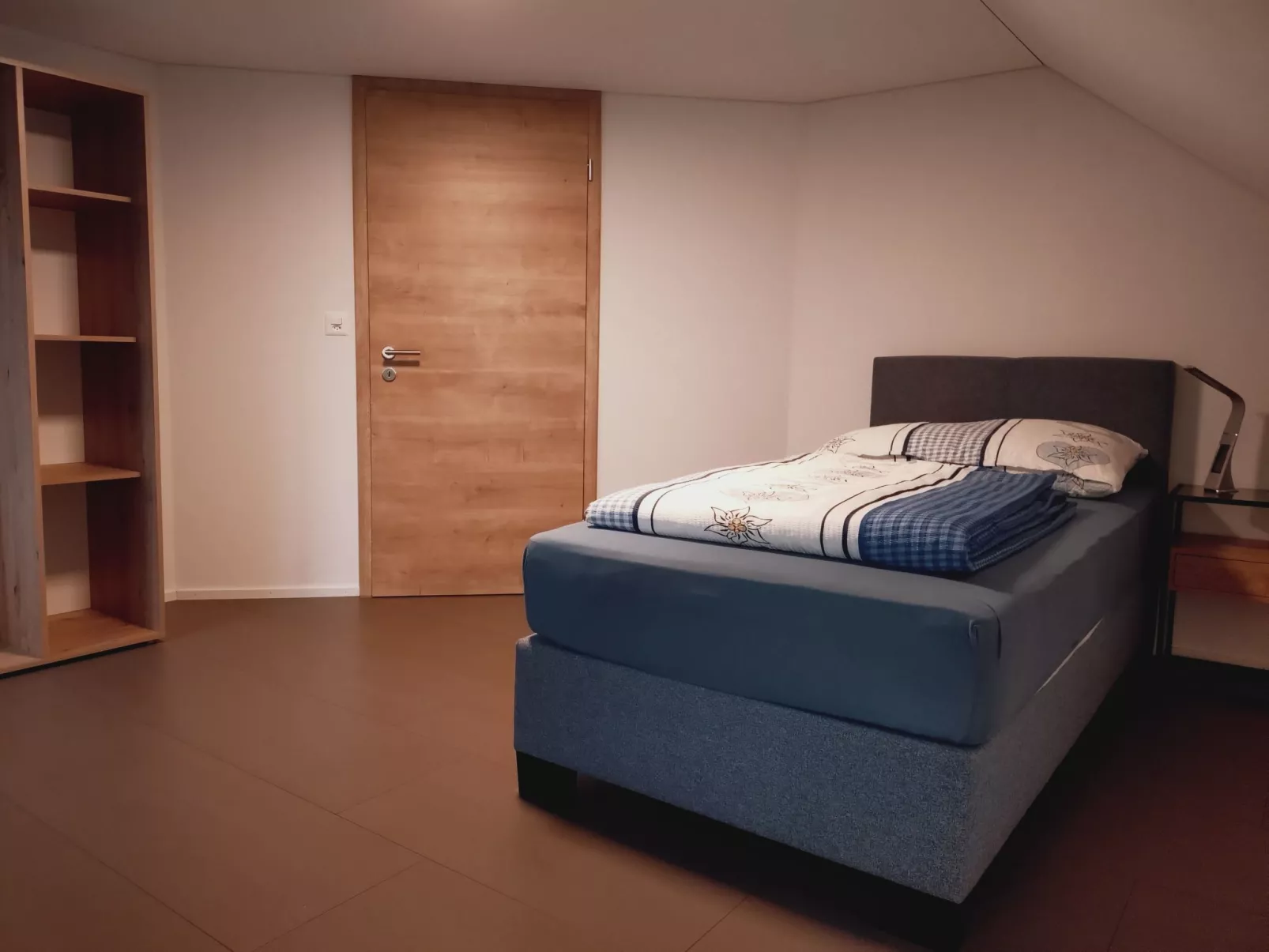 3.5 Zi-DachWohnung-Binnen