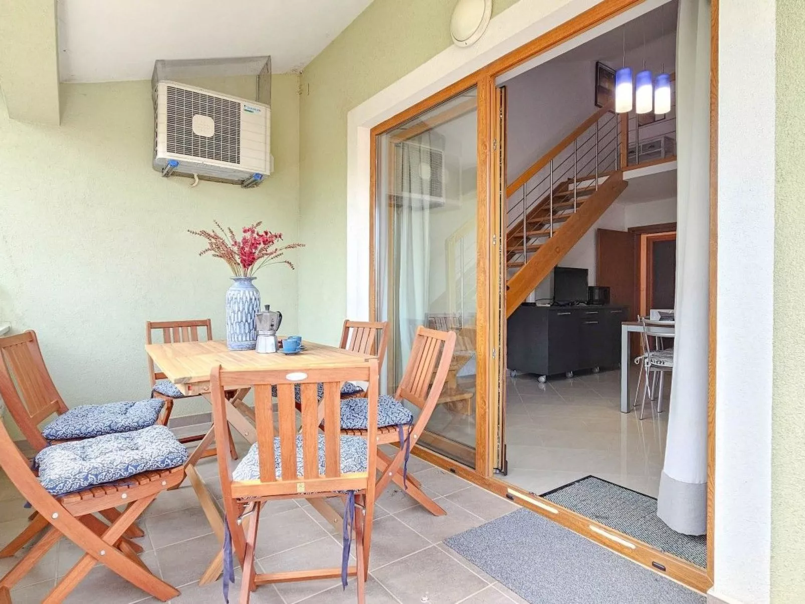 "Fabiola" mit Balkon - Binnen