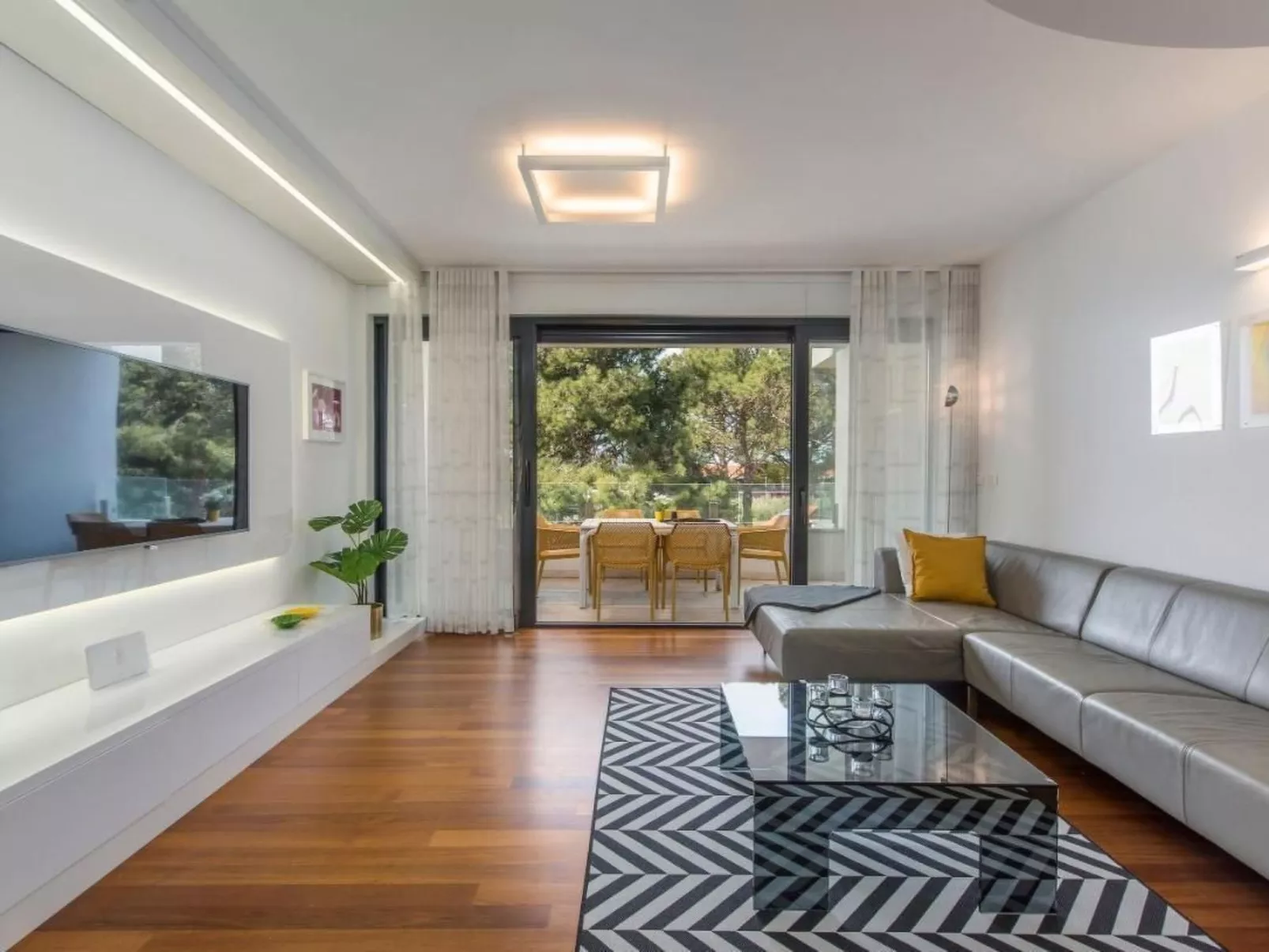 In Novigrad mit Whirlpool-Binnen