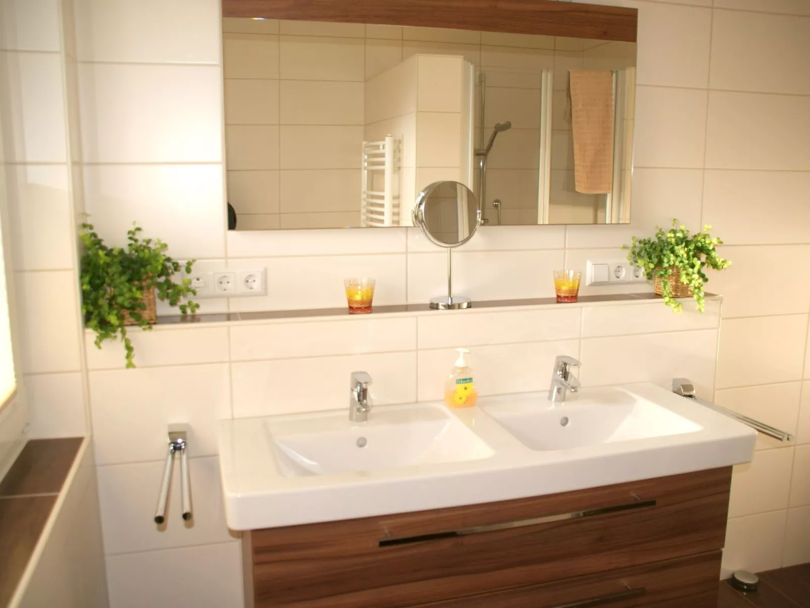 Ferienvilla mit Garten, Grill und Terrasse-Binnen