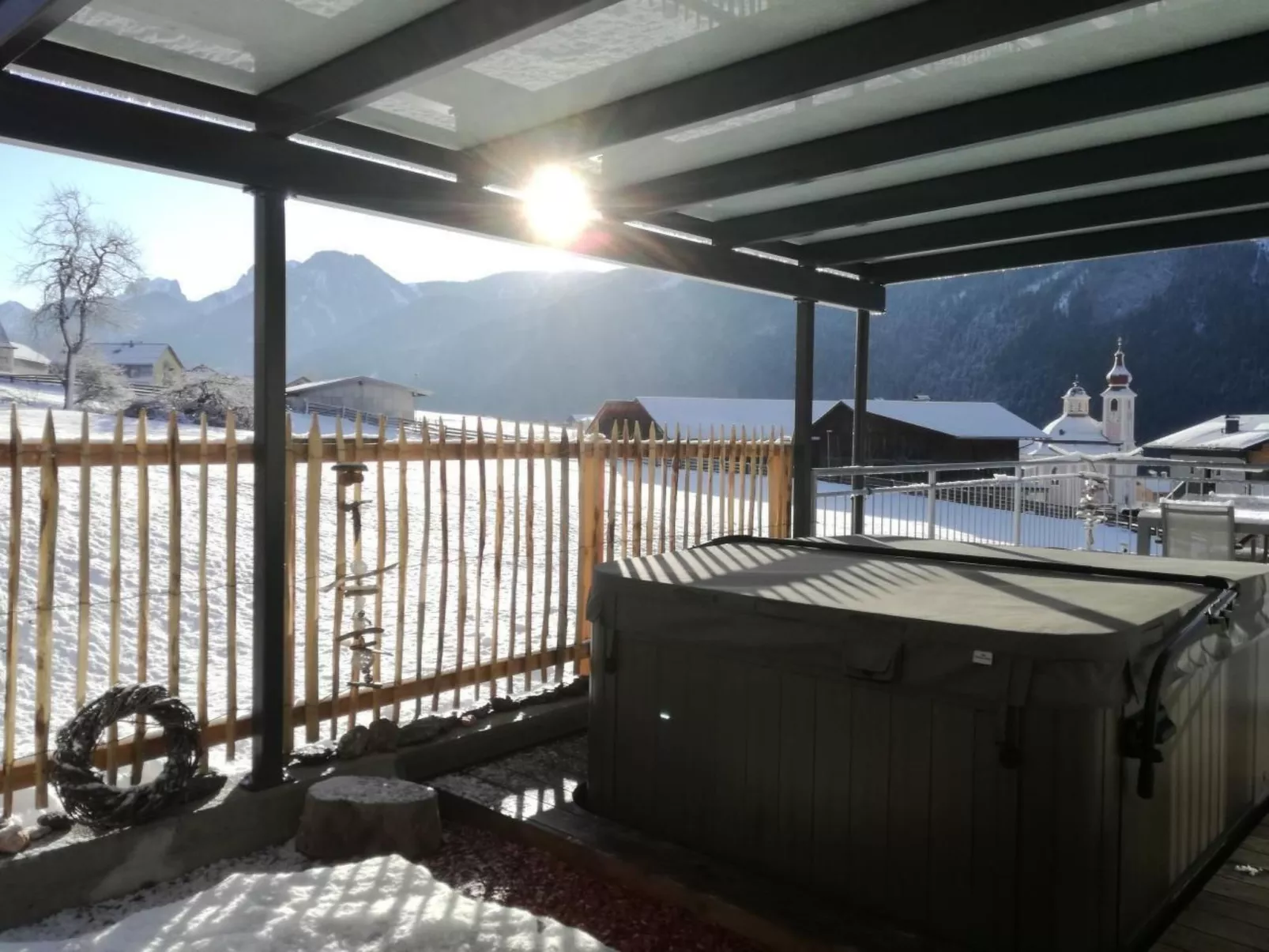 Charmantes Ferienhaus mit Whirlpool-Binnen