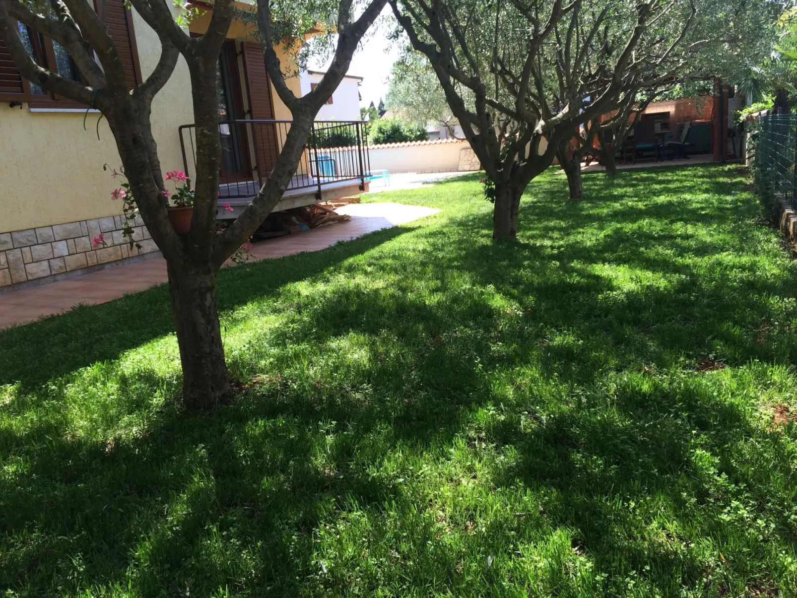 Komplette Villa mit zwei Appartements-Binnen