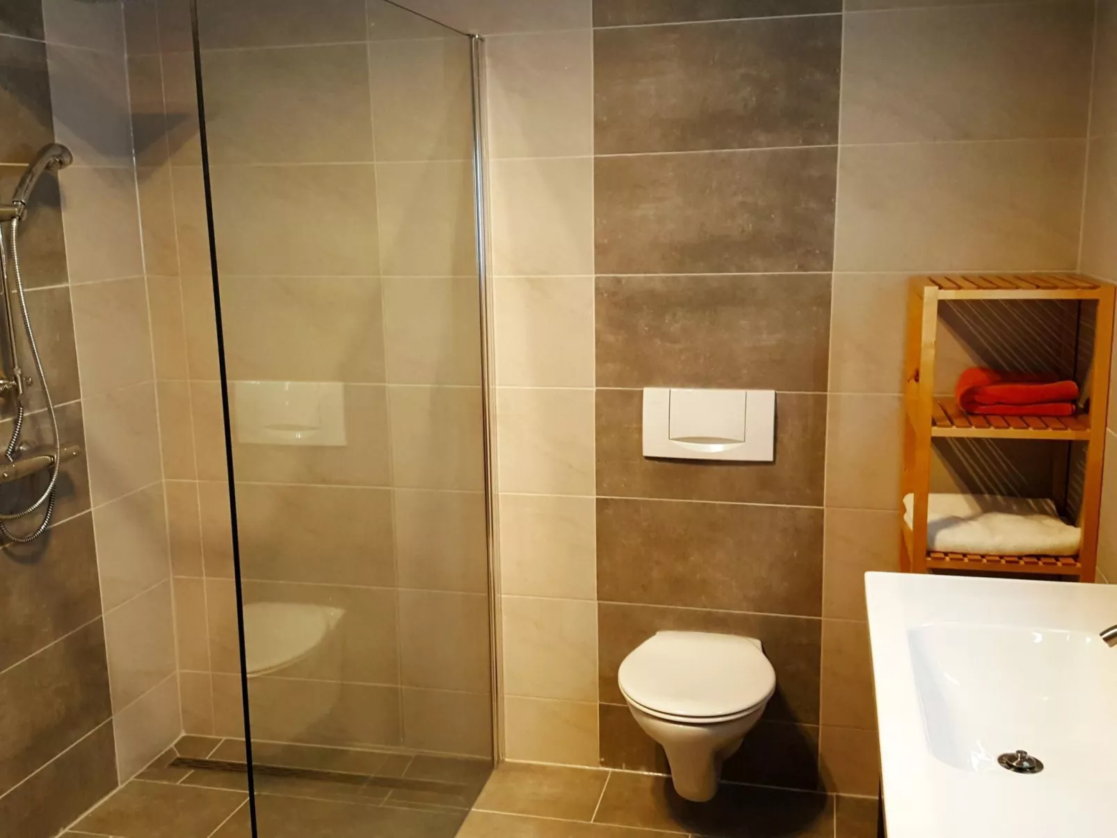 In Wiesen mit Privatem Pool-Binnen