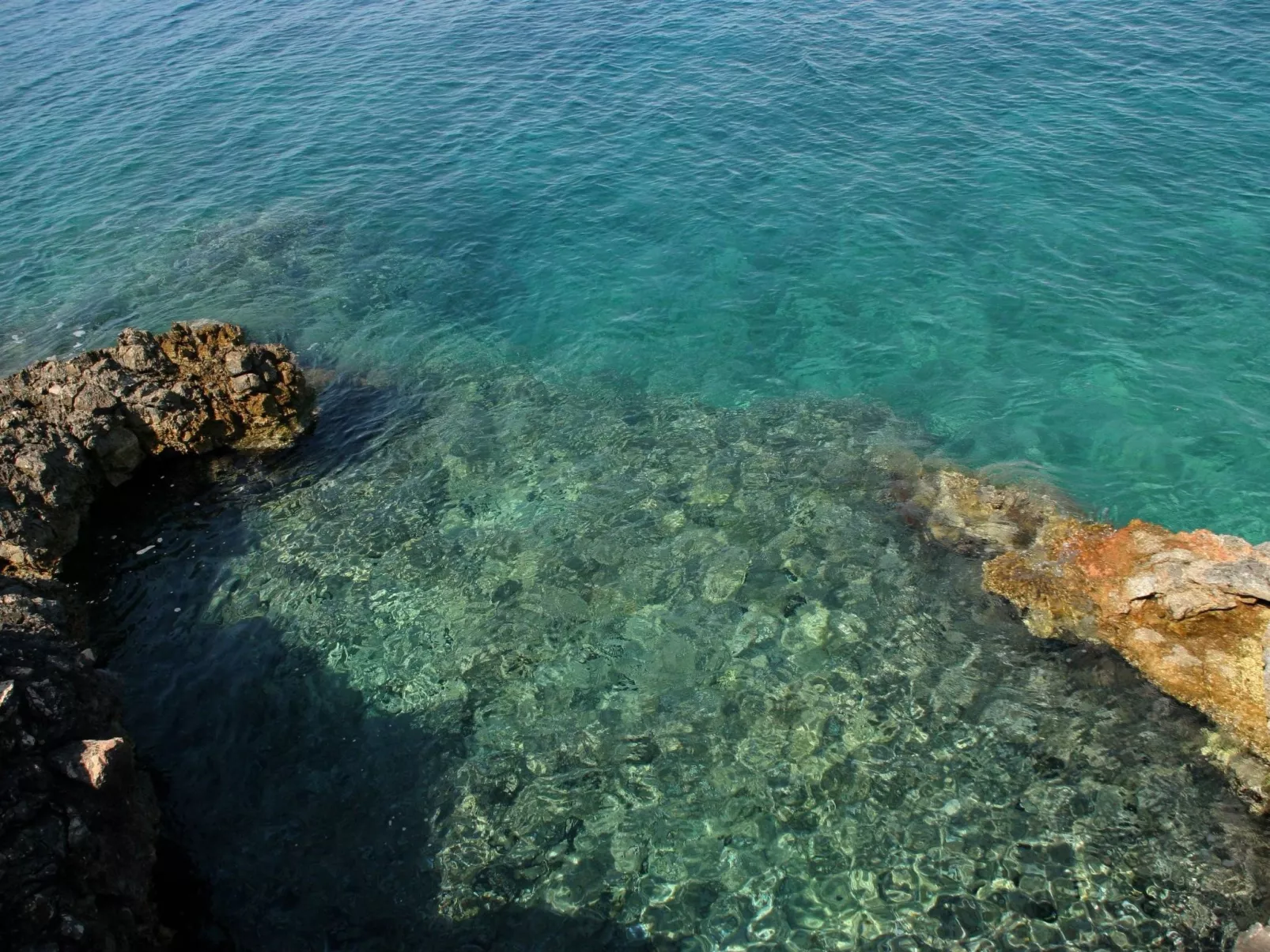 Kleines Steinhaus in einem ruhigen Ort auf der Insel Solta-Buiten