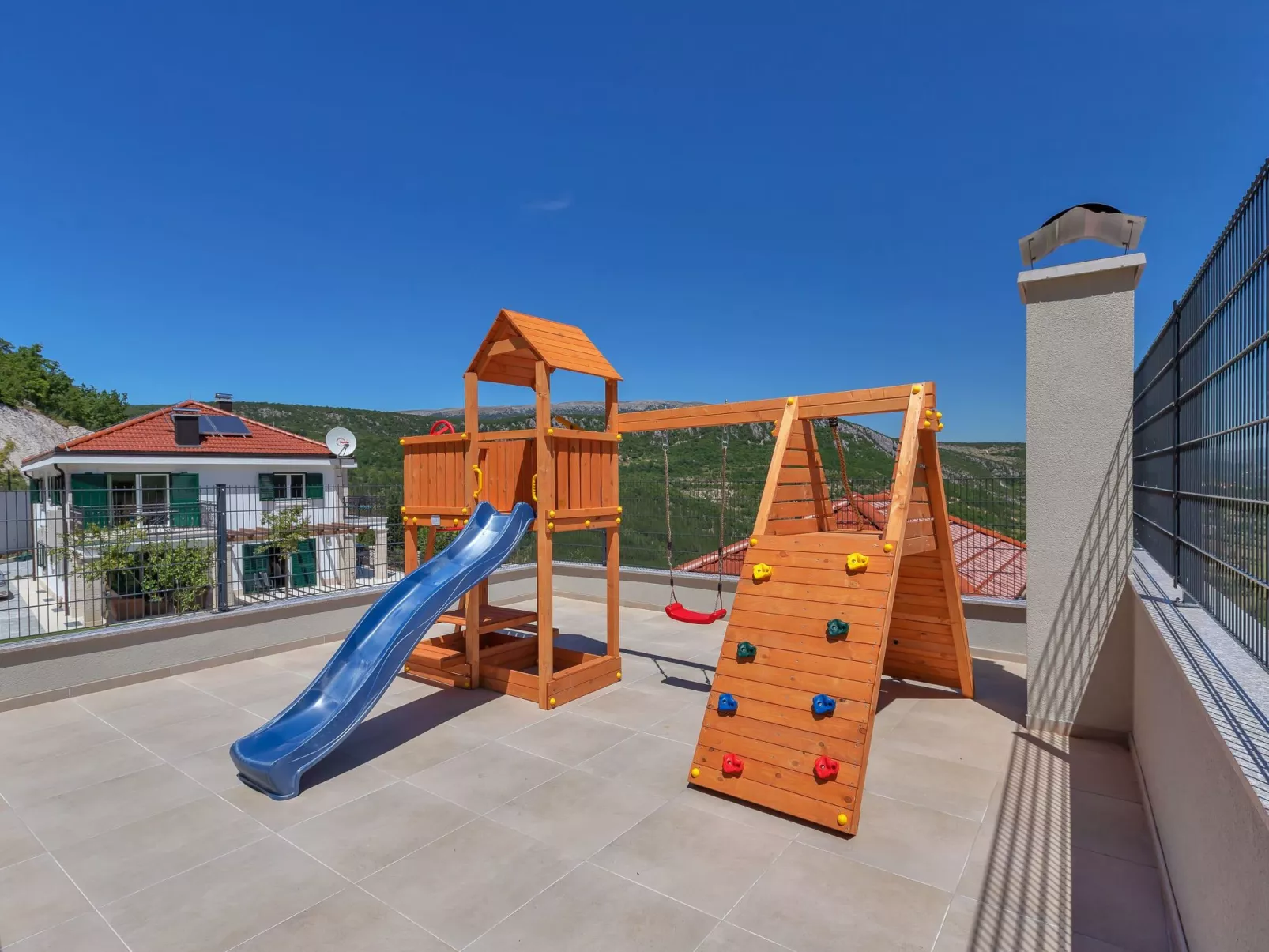 Villa mit Panorama-Image-tags.info