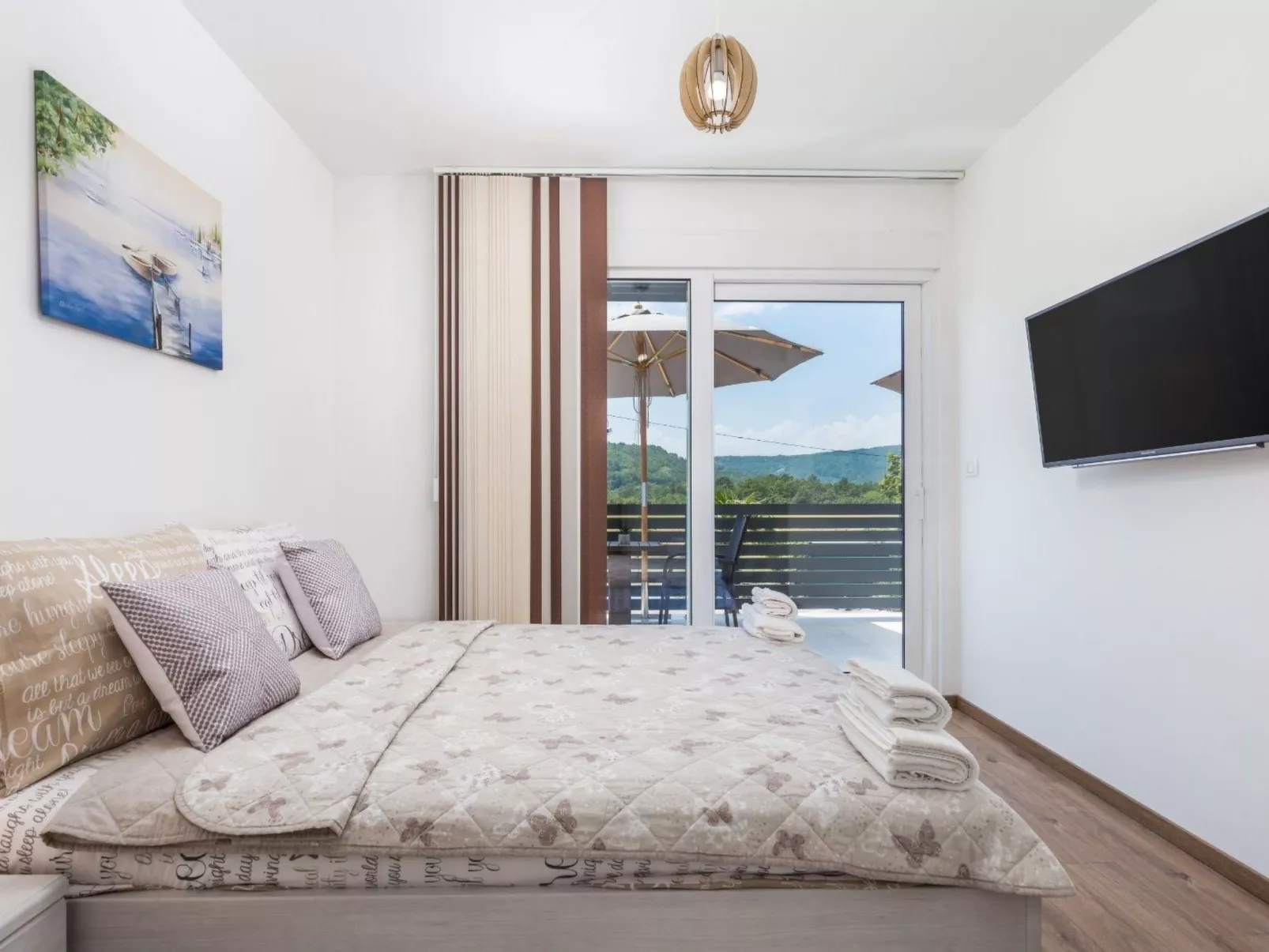 Schönes Haus für 8 Personen mit großem Schwimmbad-Binnen