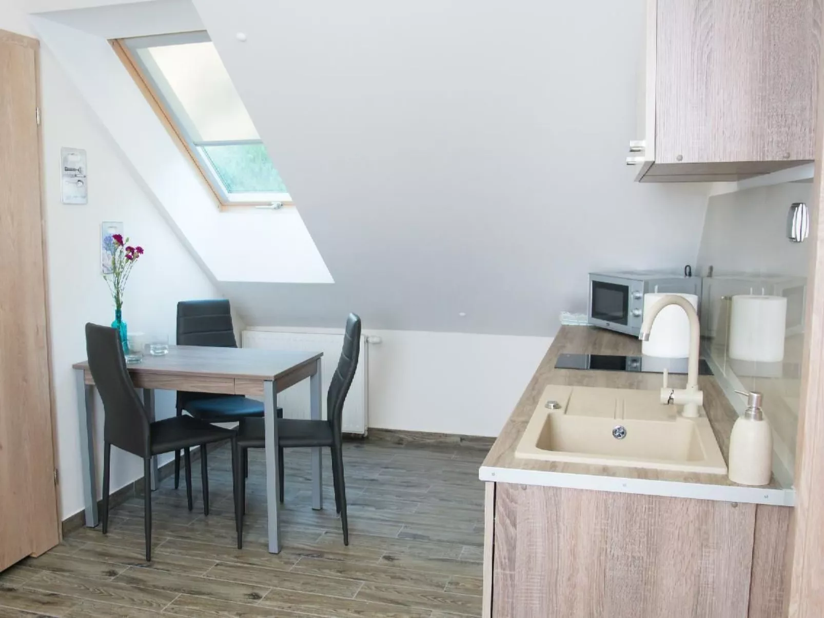 "Suite A" mit Blick auf das Wasser-Binnen