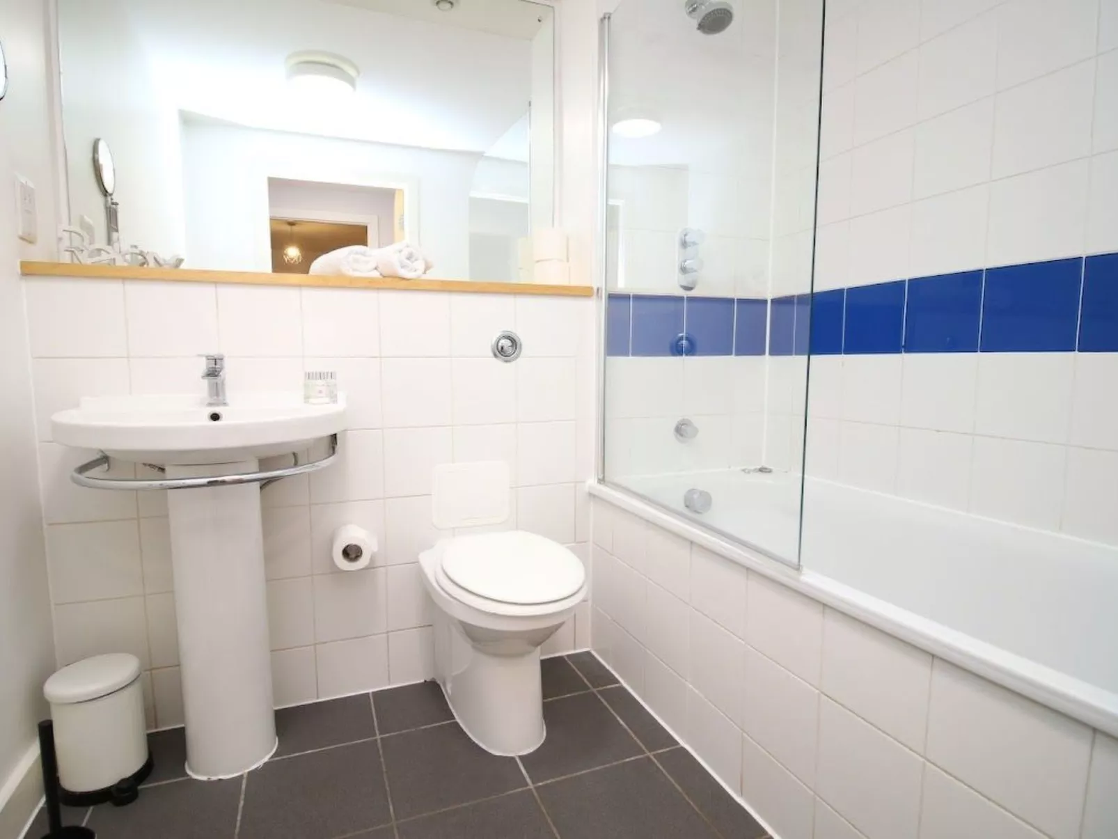 Zentrale Wohnung Bristol, 2 Betten, Balkon, Wi-Fi-Image-tags.info