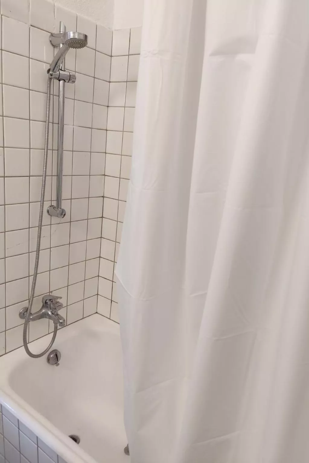 Studio mit Bad und Kitchenette-Image-tags.info