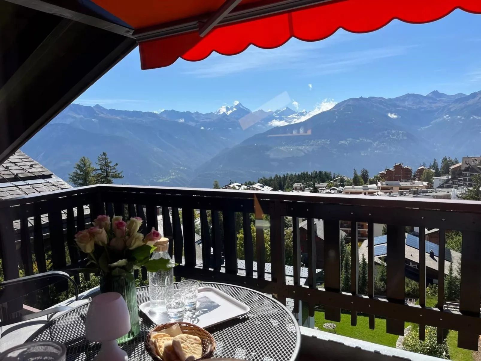 Helle und moderne Dachwohnung-Buiten