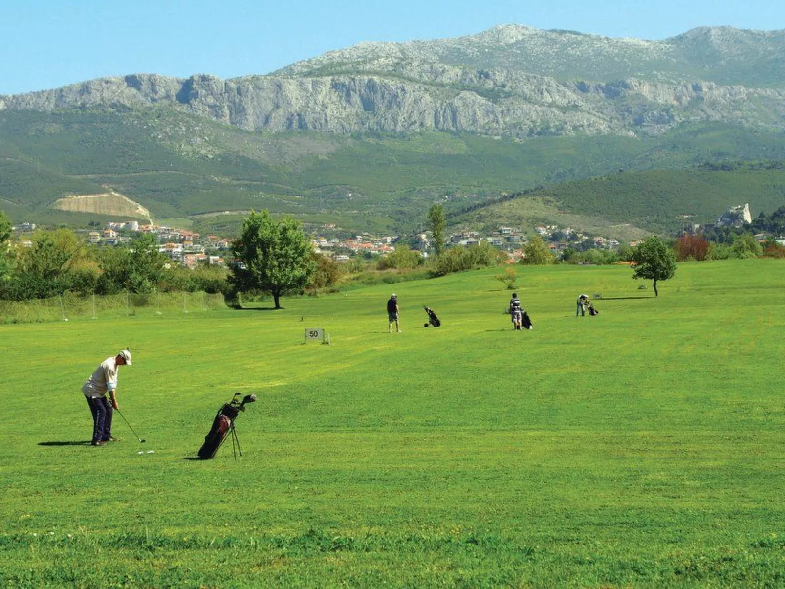 Žrnovnica, Entspannung am Flussufer-Image-tags.info