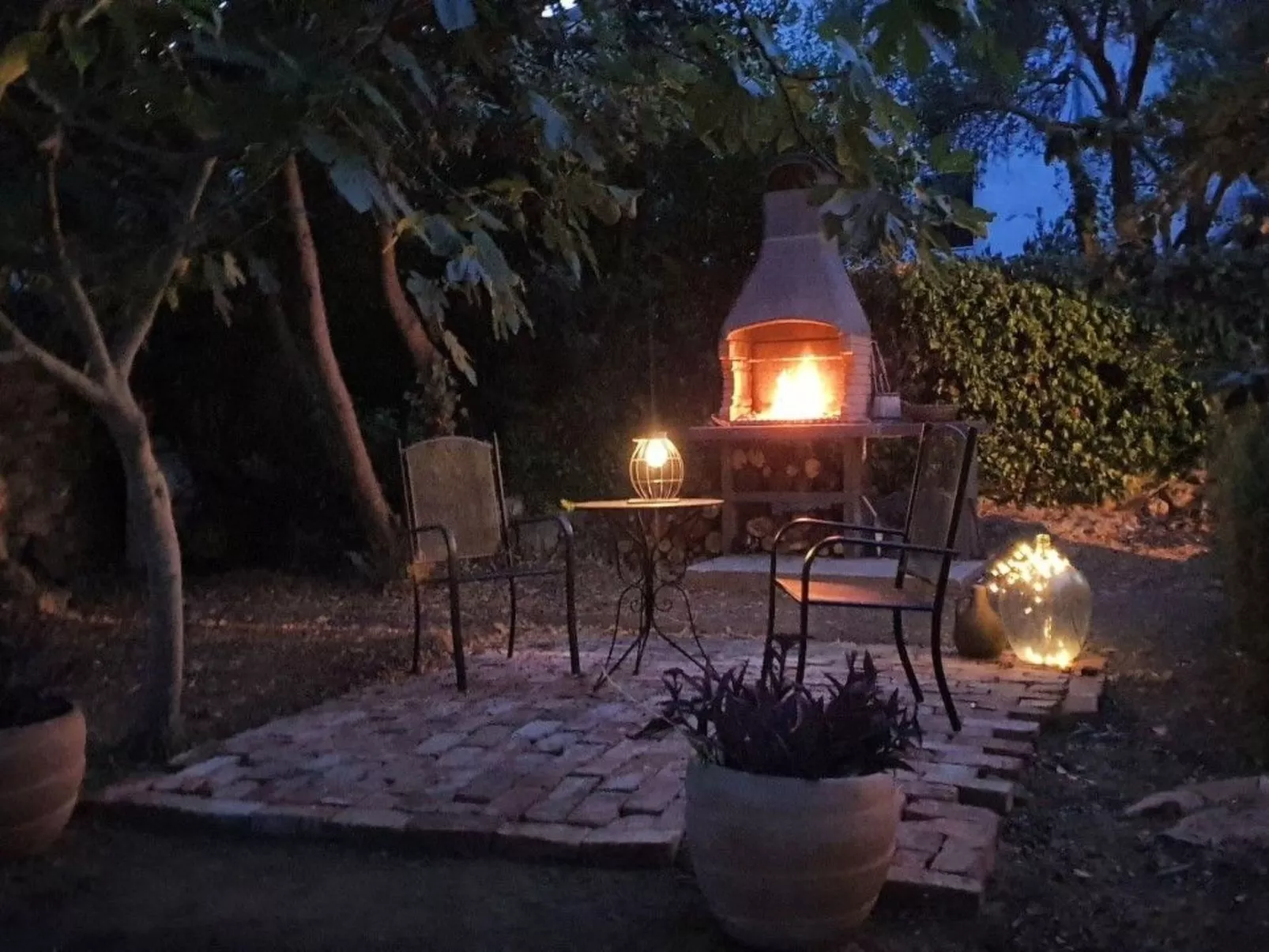 Steinhaus in Strandnähe mit Whirlpool-Binnen