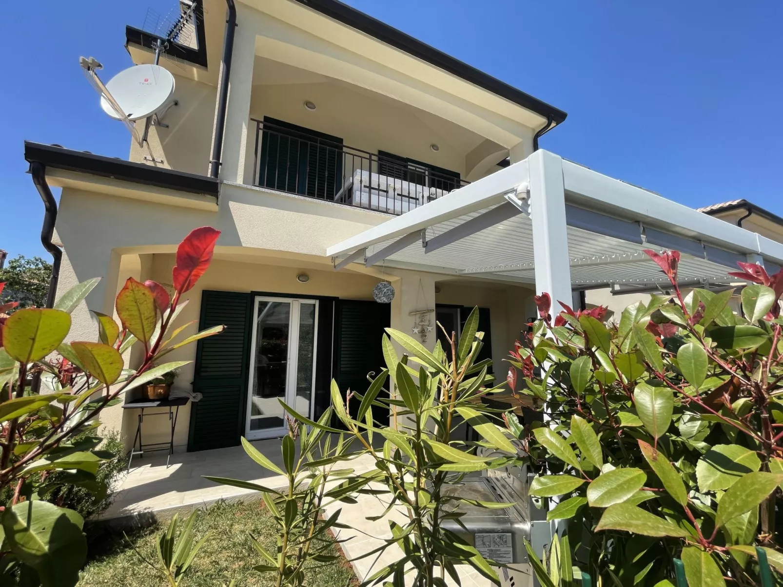 Neues Ferienhaus in Krnica mit Privatem Pool-Buiten