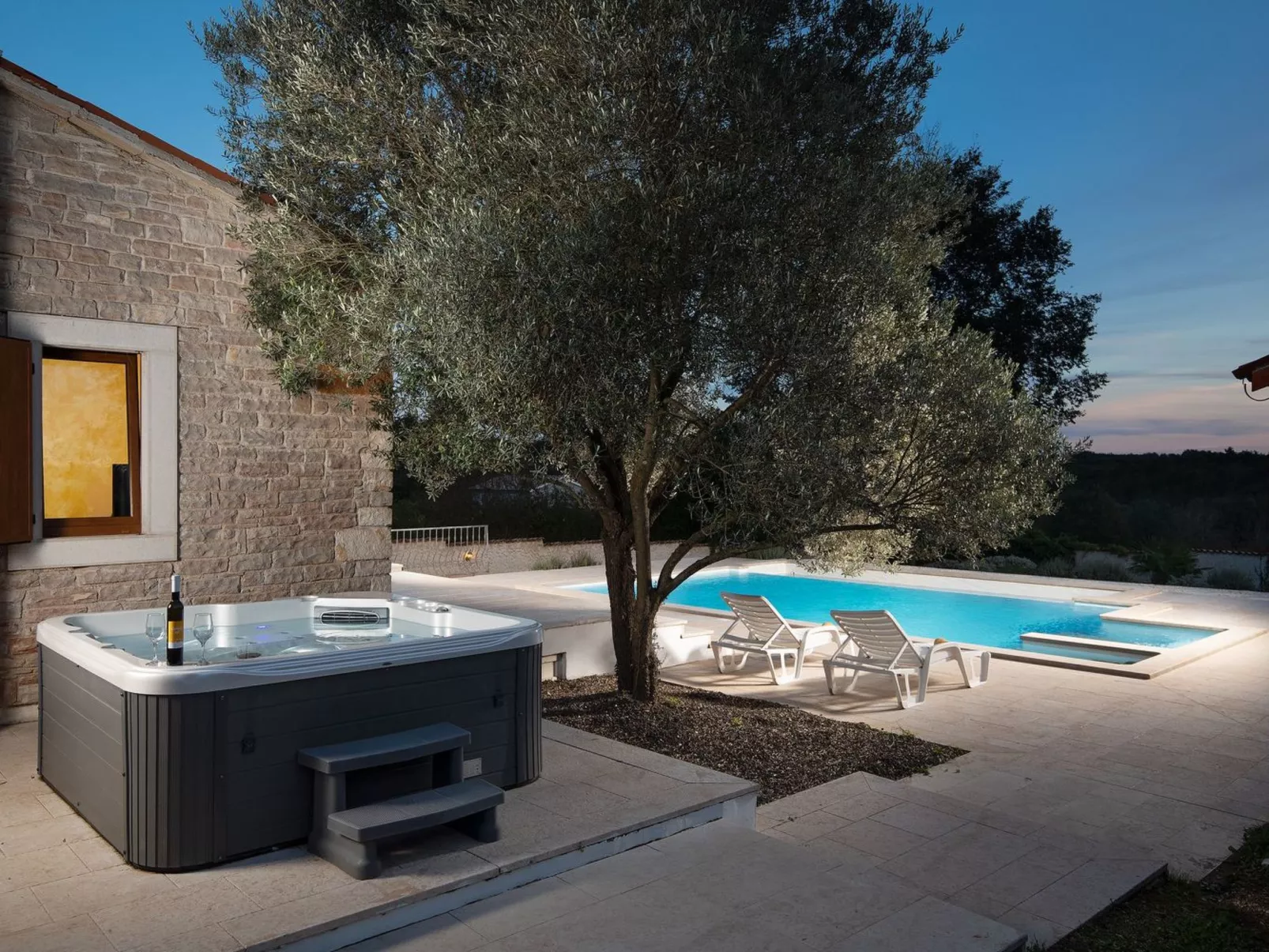 Haus in Bertoši mit privatem Pool-Buiten