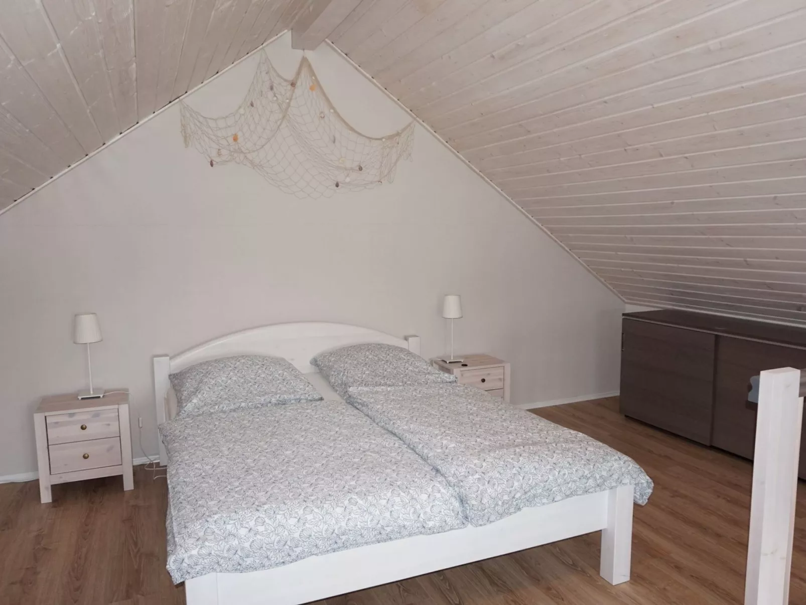 Gemütliches Schwedenhäuschen in guter Lage-Binnen