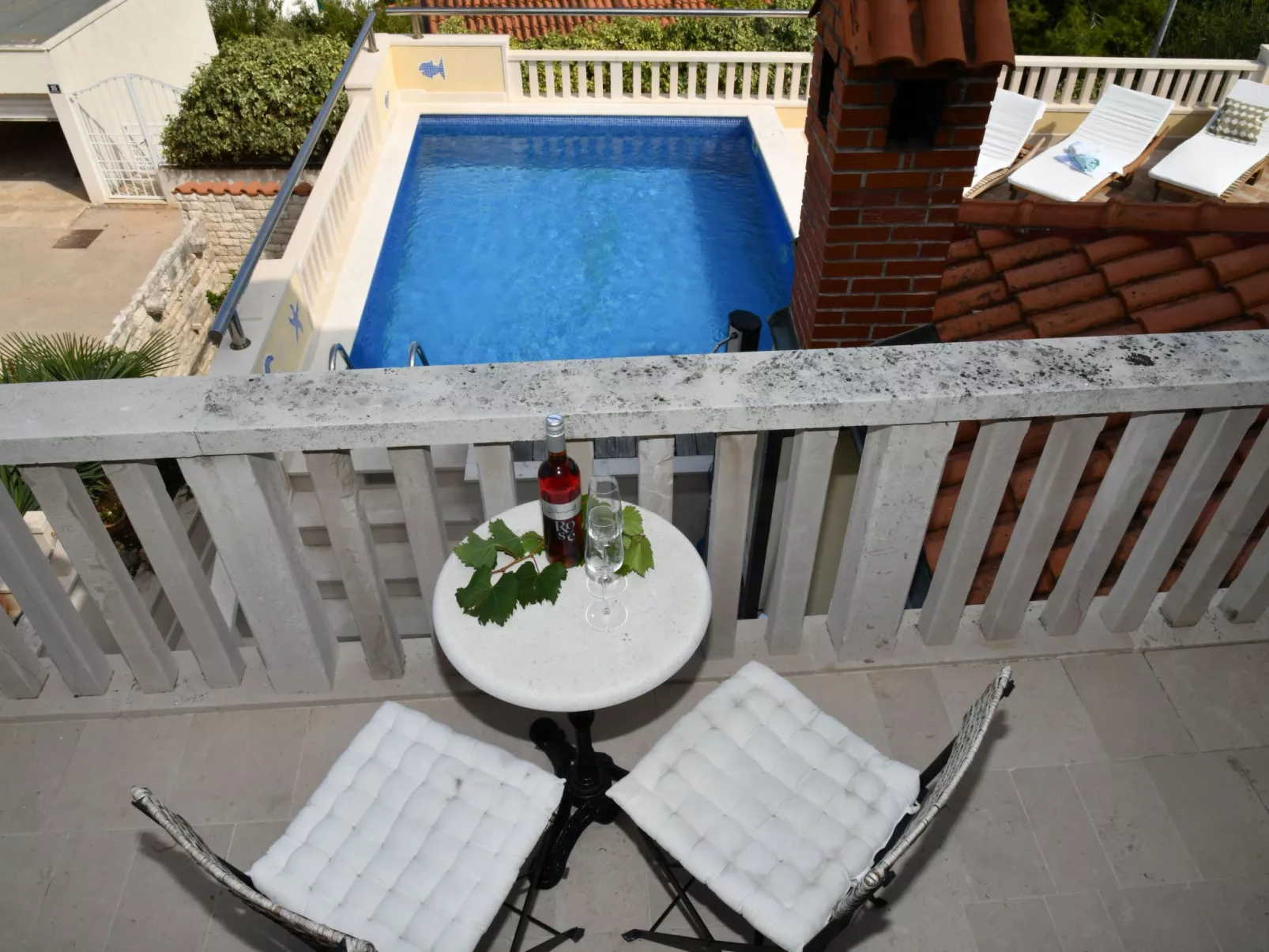 Ferienvilla in ruhiger Lage mit Pool-Image-tags.info