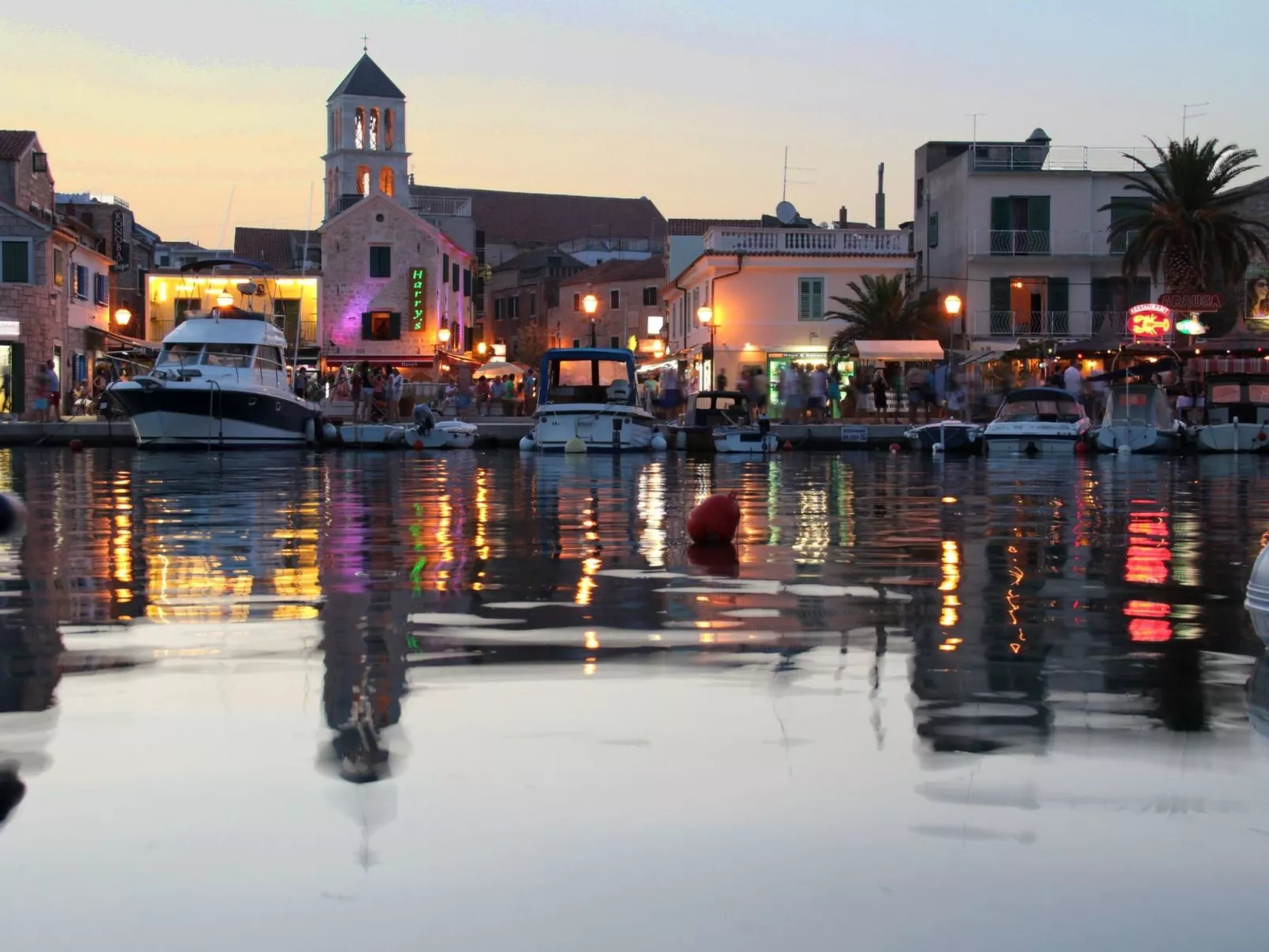 Villa Montini mit Pool und Meerblick-Buiten