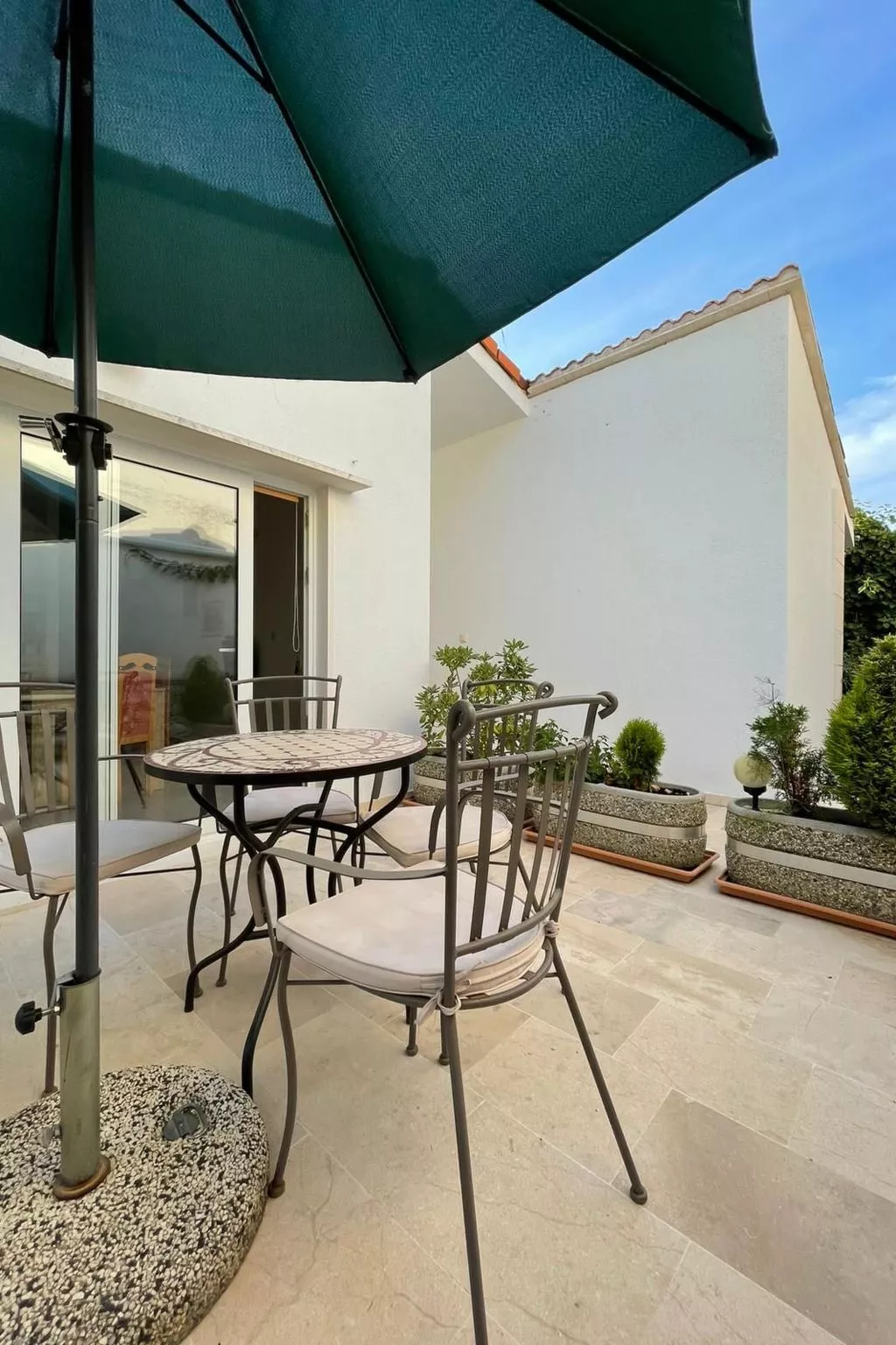 Wohnung in Povlja mit privatem Parkplatz-Buiten