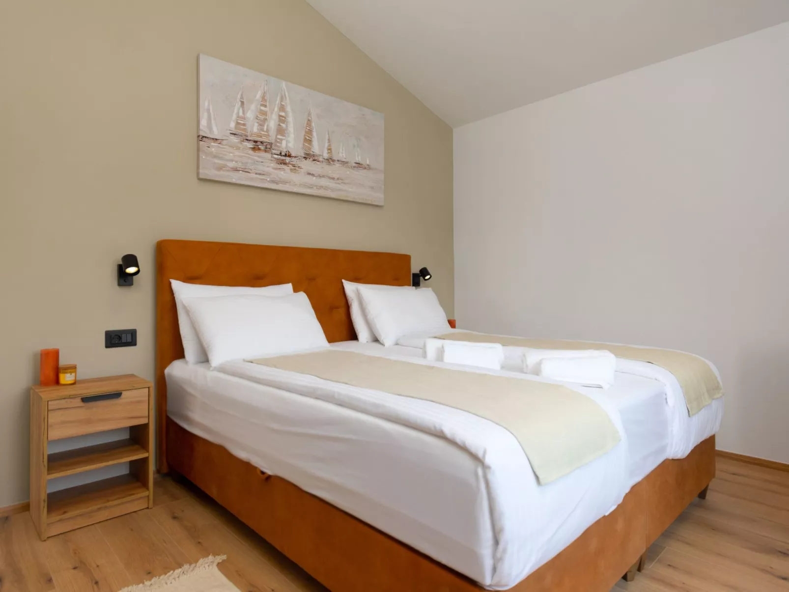 Modern 300m² Villa - King Beds and Leisure Zone-Binnen