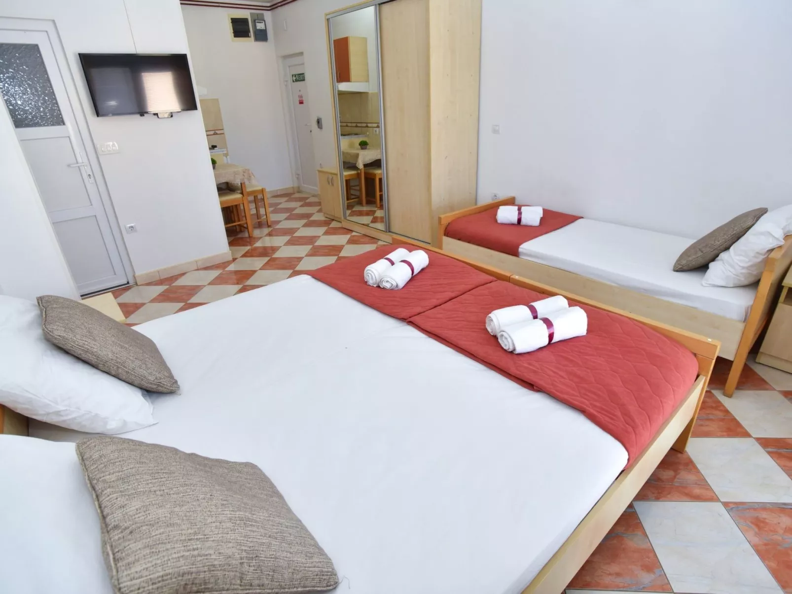 Studio für 3 Personen-Image-tags.info