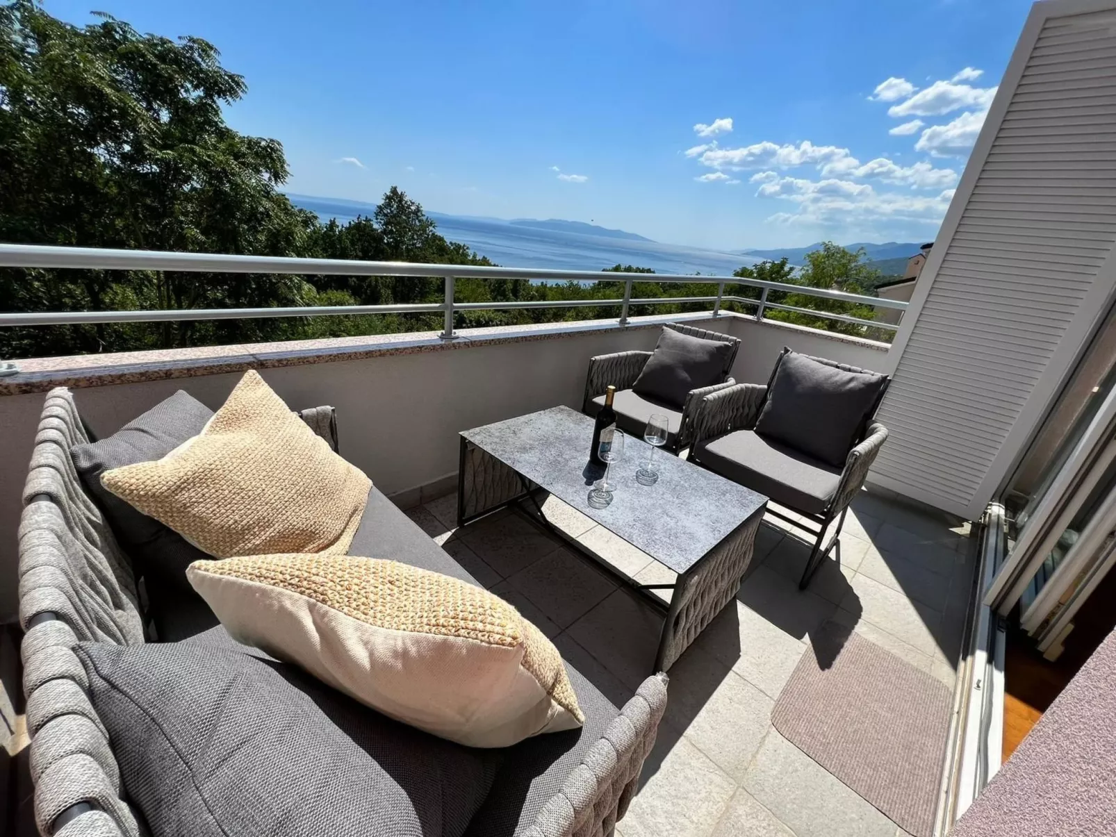 Appartement mit Terrasse-Binnen