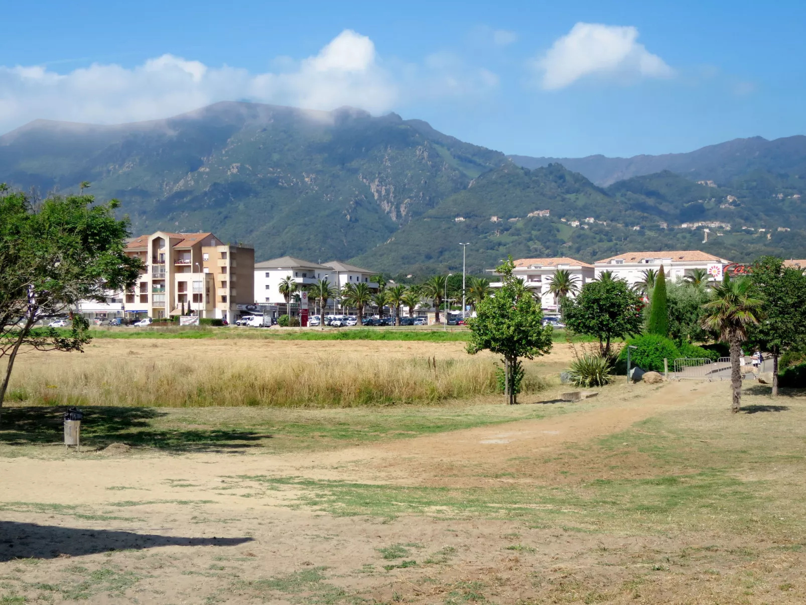 Marea Resort Wohnung mit Schwimmbad-Omgeving