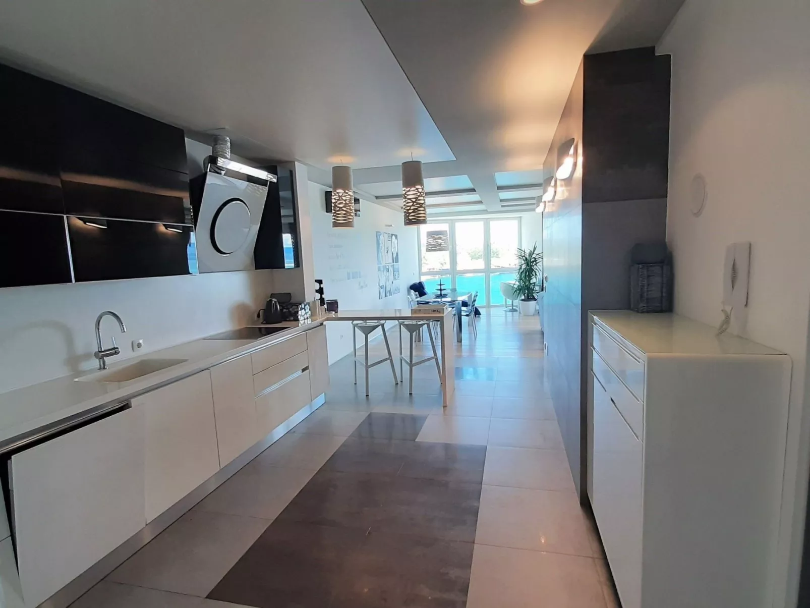 Stylisches Studio mit atemberaubendem Ausblick-Binnen