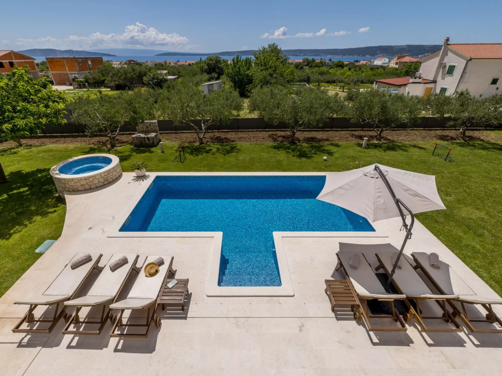 Villa Oasis privater Pool für bis zu 10 Personen-Binnen
