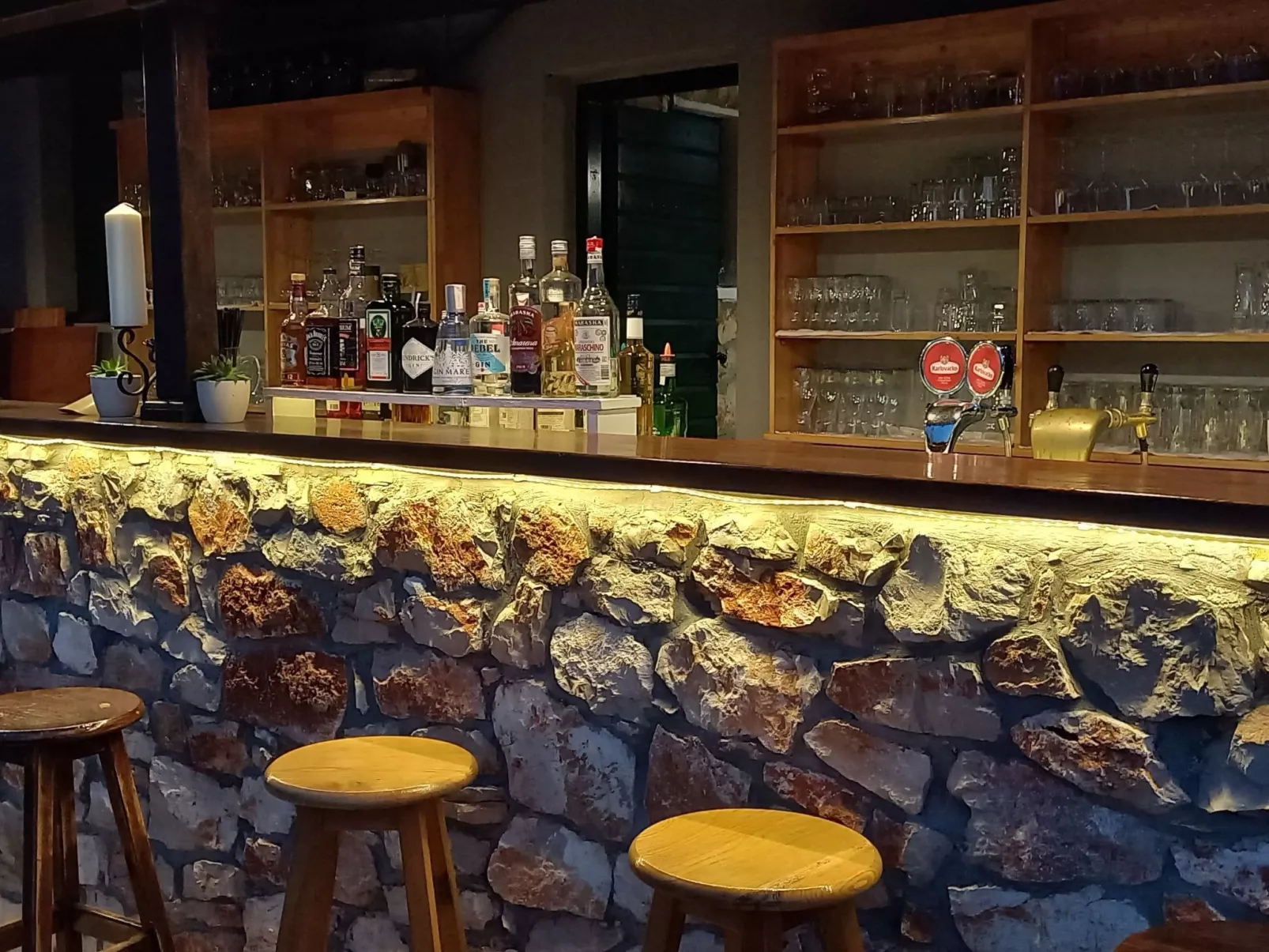 Strandhaus Sofia - Ferienanlage Bain, Žut - Kornati-Binnen