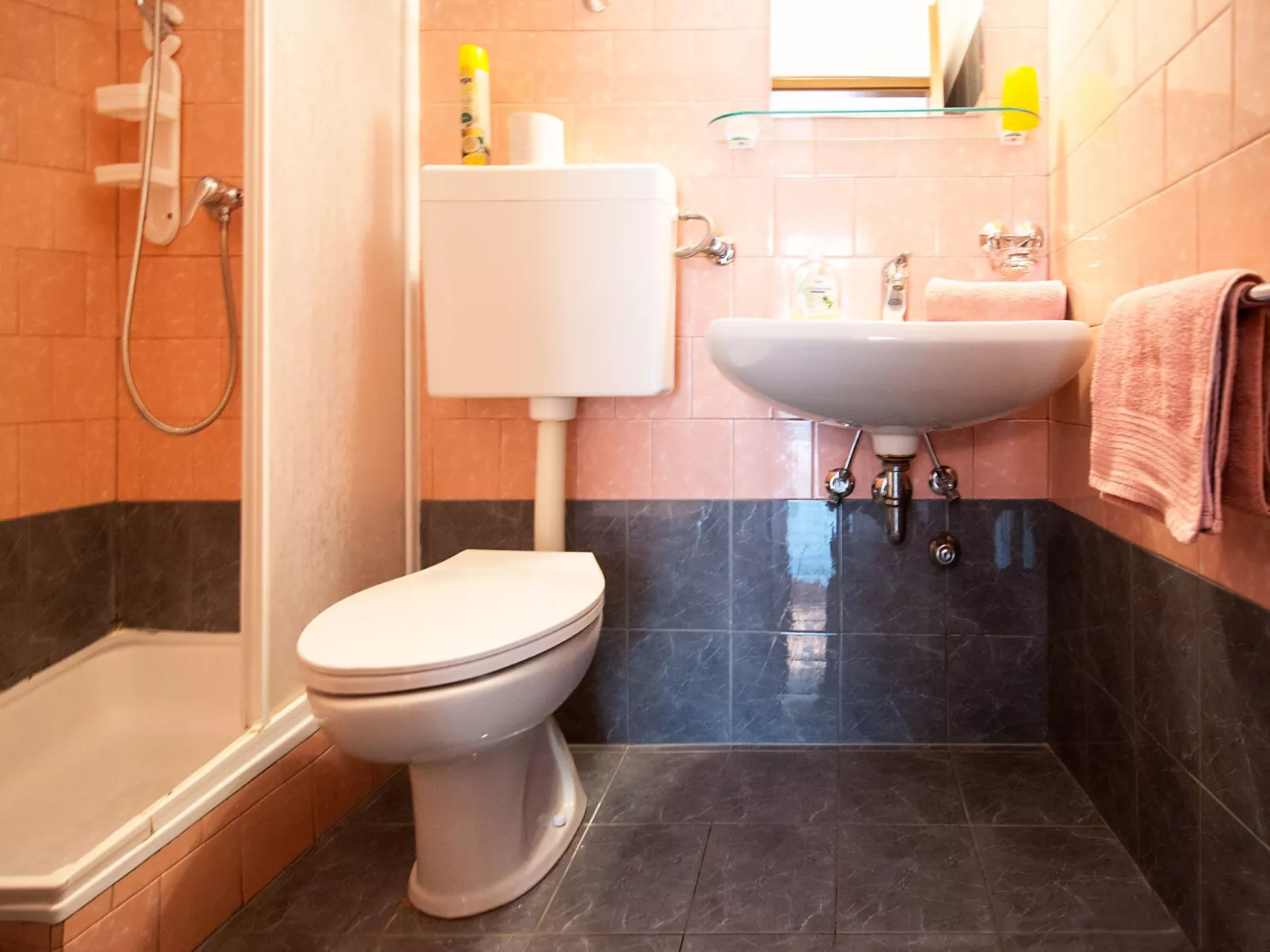 "Adria Parkside" mit Terrasse-Binnen