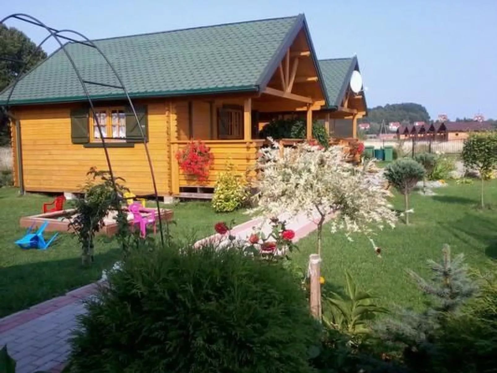 Gemütliches Holzferienhaus mit Grill und Garten-Binnen