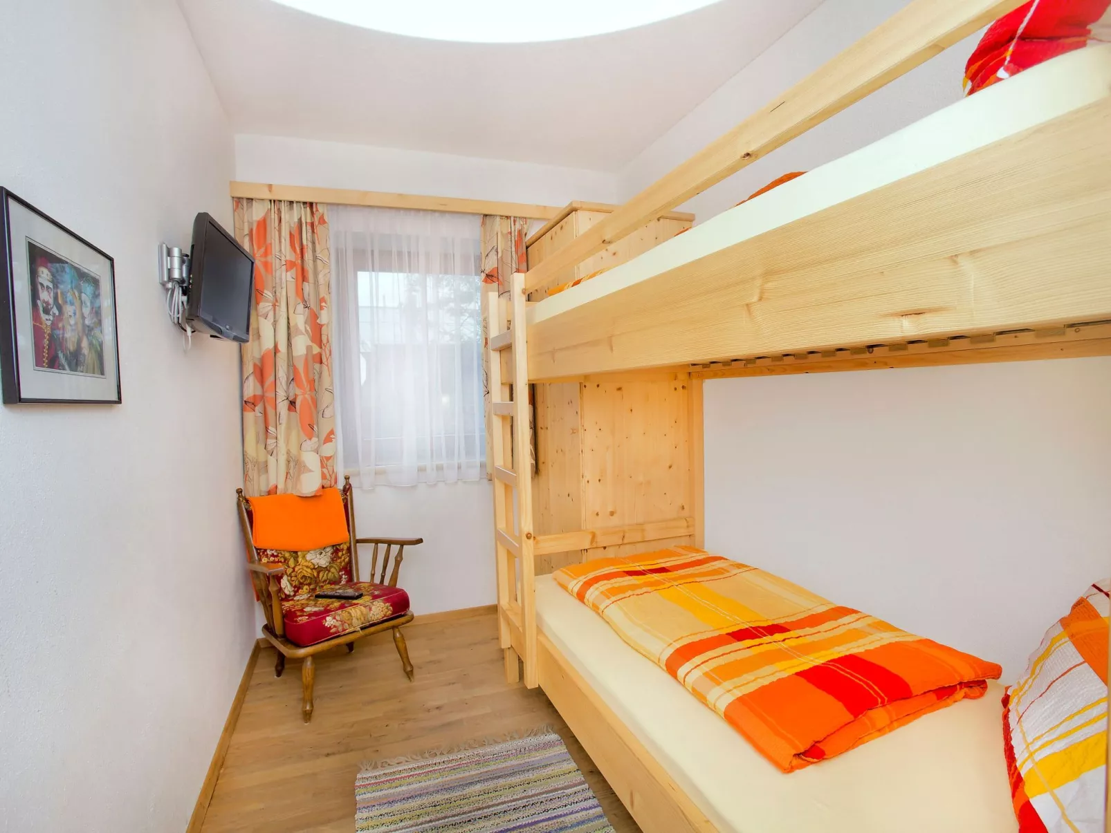 Schöne Wohnung Enzian für vier Personen-Binnen