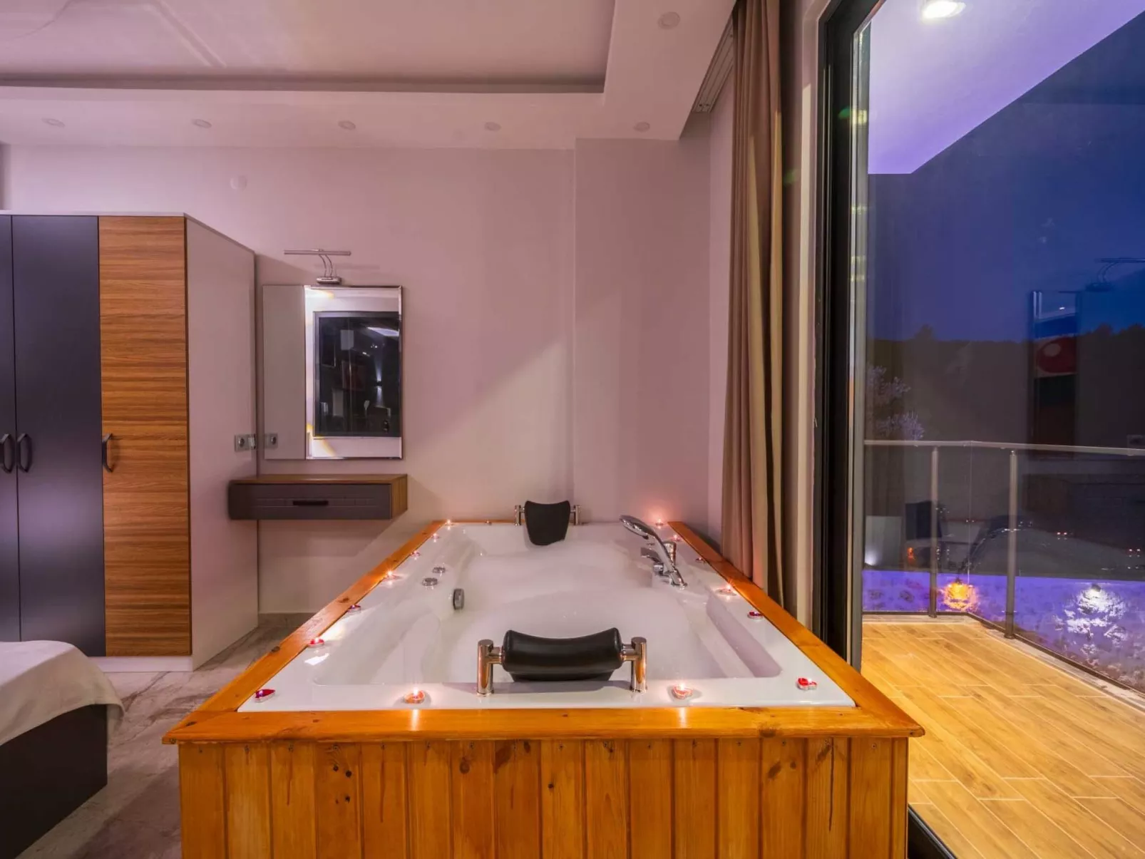 Romantische Luxusvilla "Sard 1" mit Jacuzzi-Image-tags.info