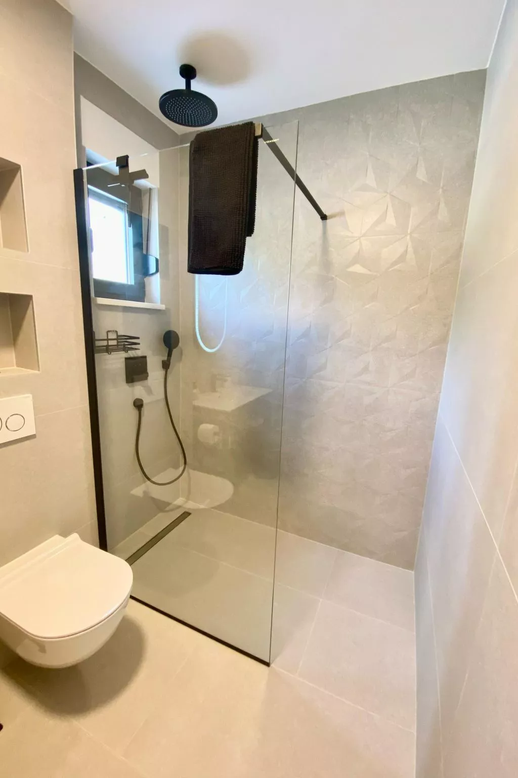 Villa mit beheiztem Infinity-Pool und Massagedüsen-Binnen