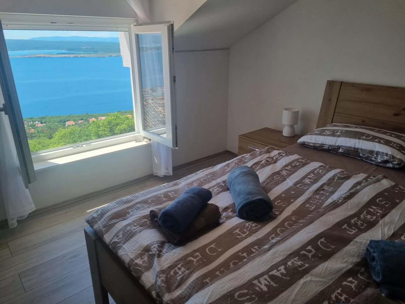 Mit eigenem Pool, BBQ, Terrasse-Binnen