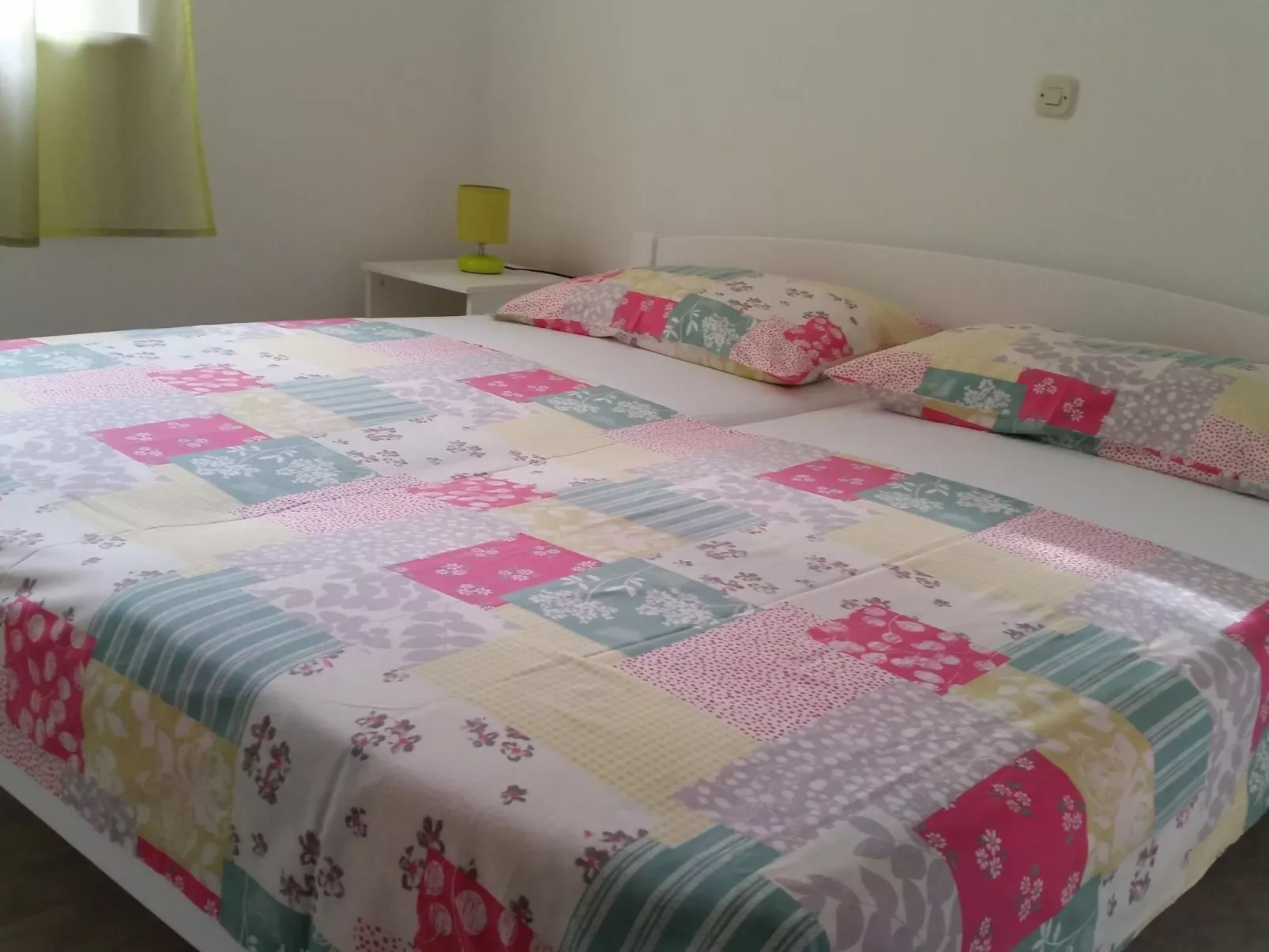 "Mladen" mit Blick auf das Wasser-Binnen