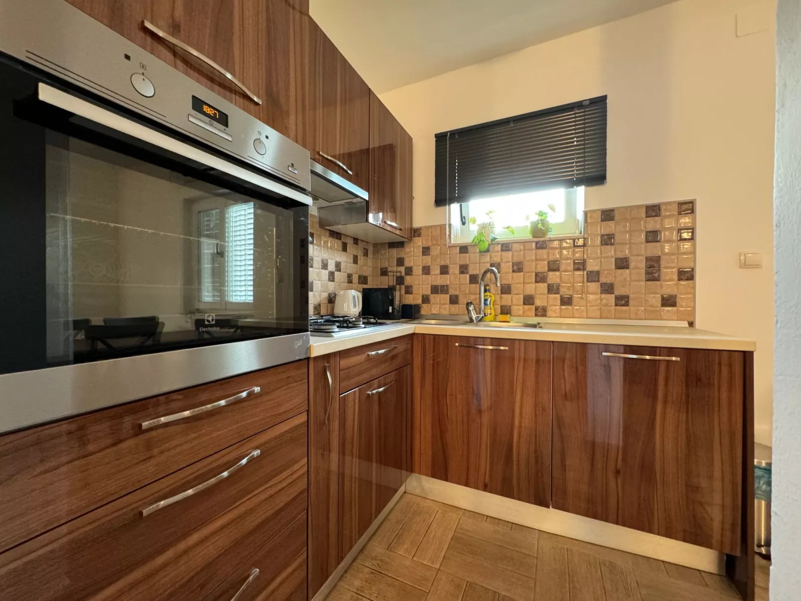 Gemütliche Wohnung Crno-Image-tags.info