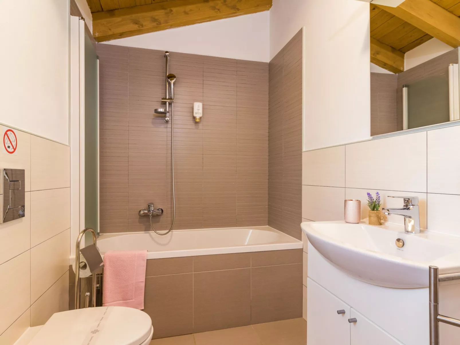 Beeindruckende Luxusvilla mit beheiztem Privatpool-Binnen