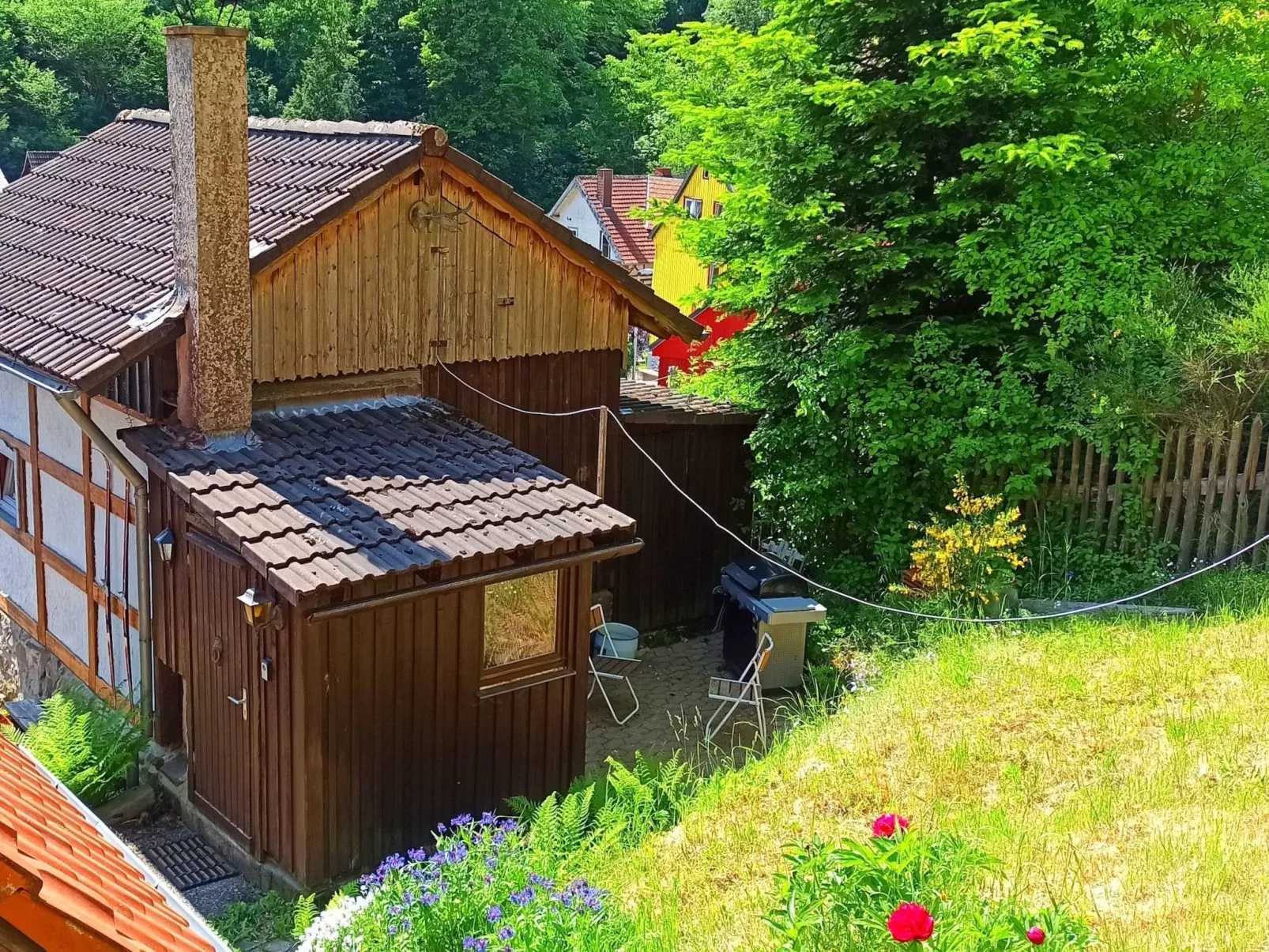 Authentisches Fachwerkhaus am Rande des Waldes-Buiten
