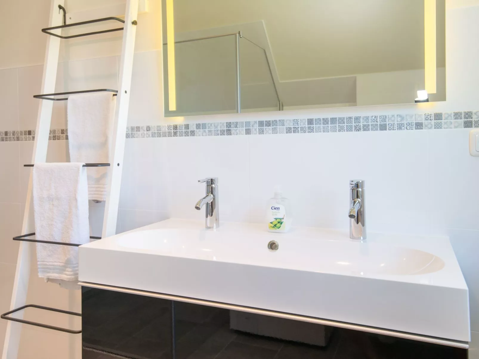 Lotta-Image-tags.info